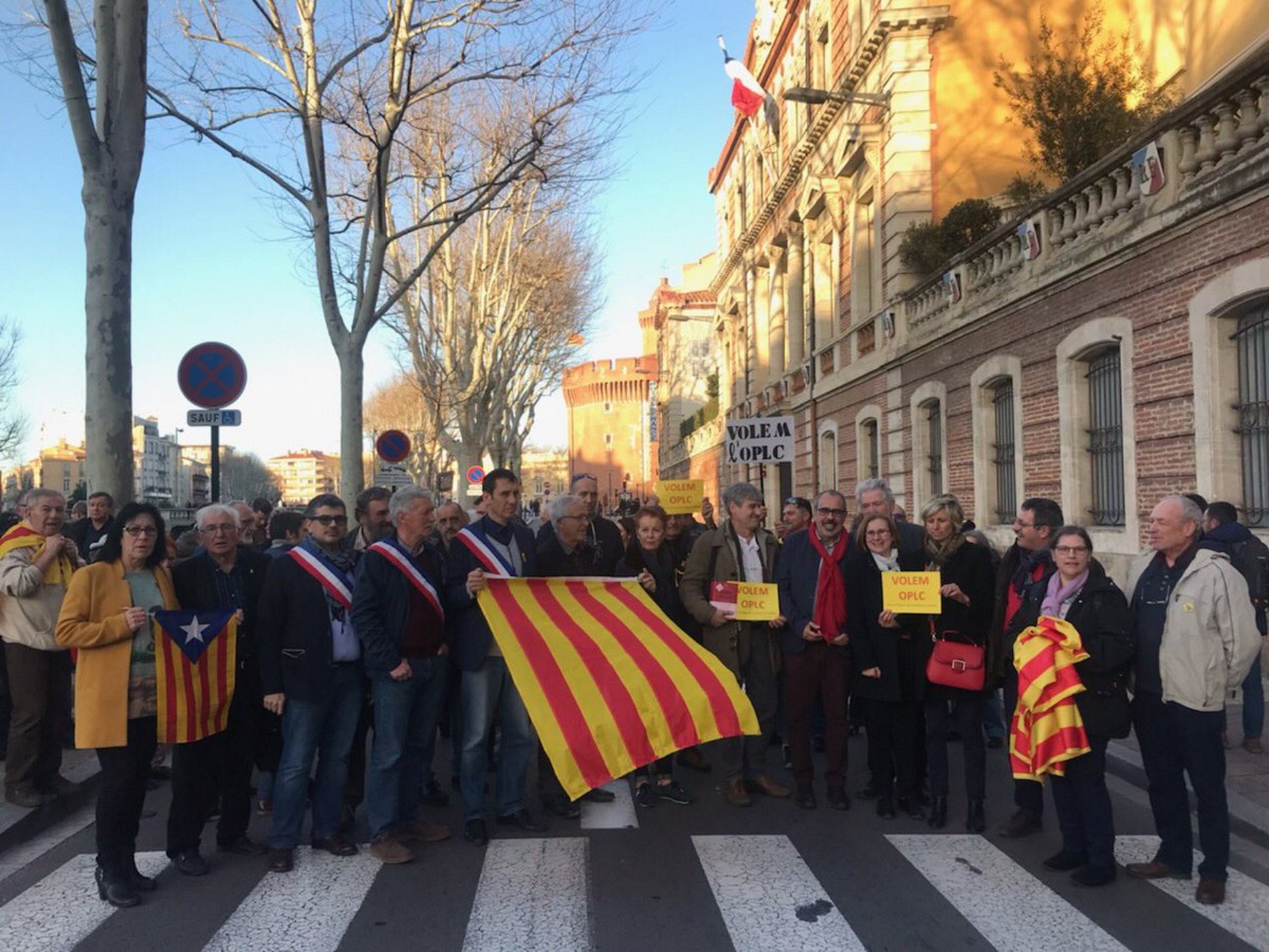 Protesta a Perpinyà pel bloqueig francès a l'oficina del català