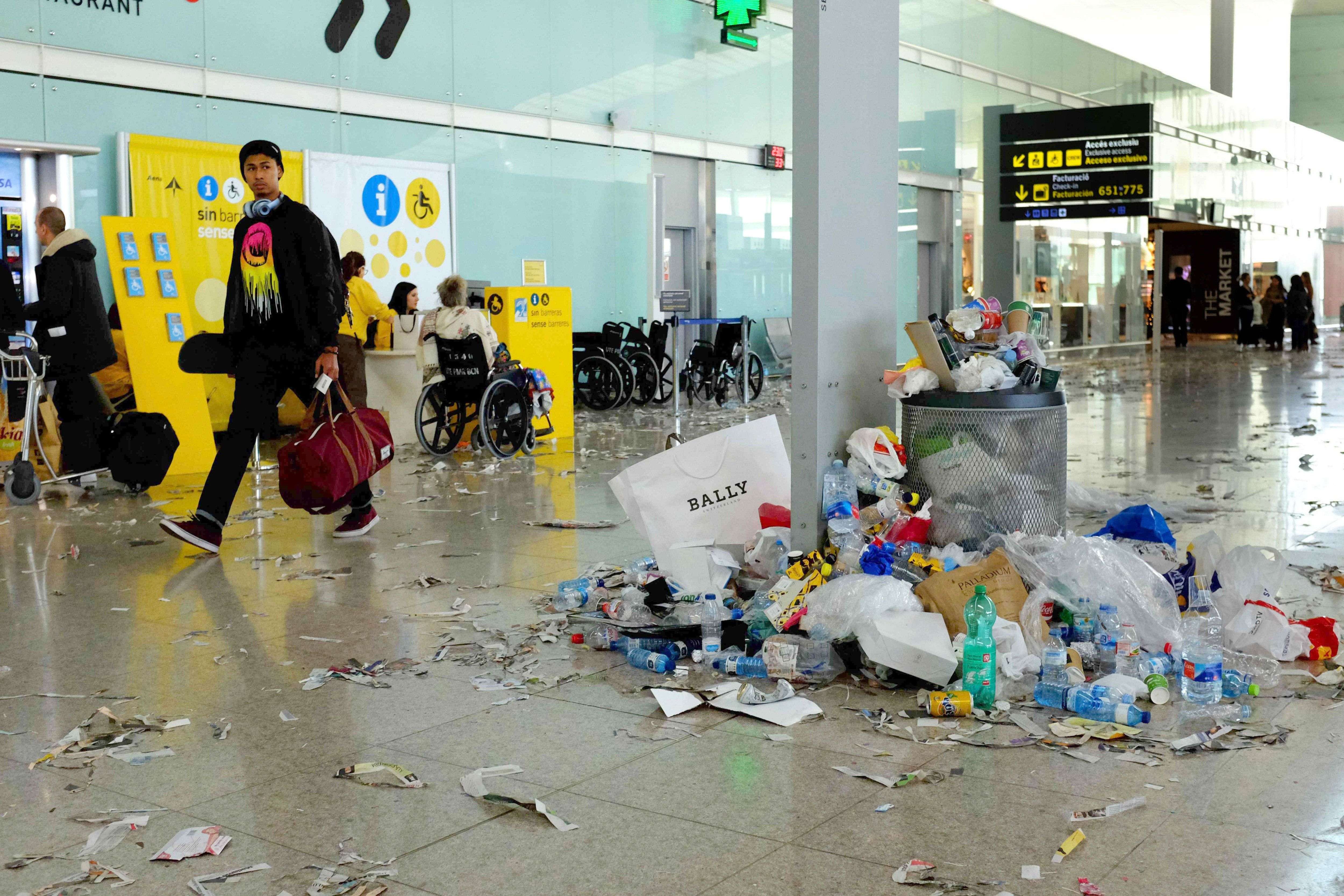 La brutícia comença a desaparèixer d'El Prat