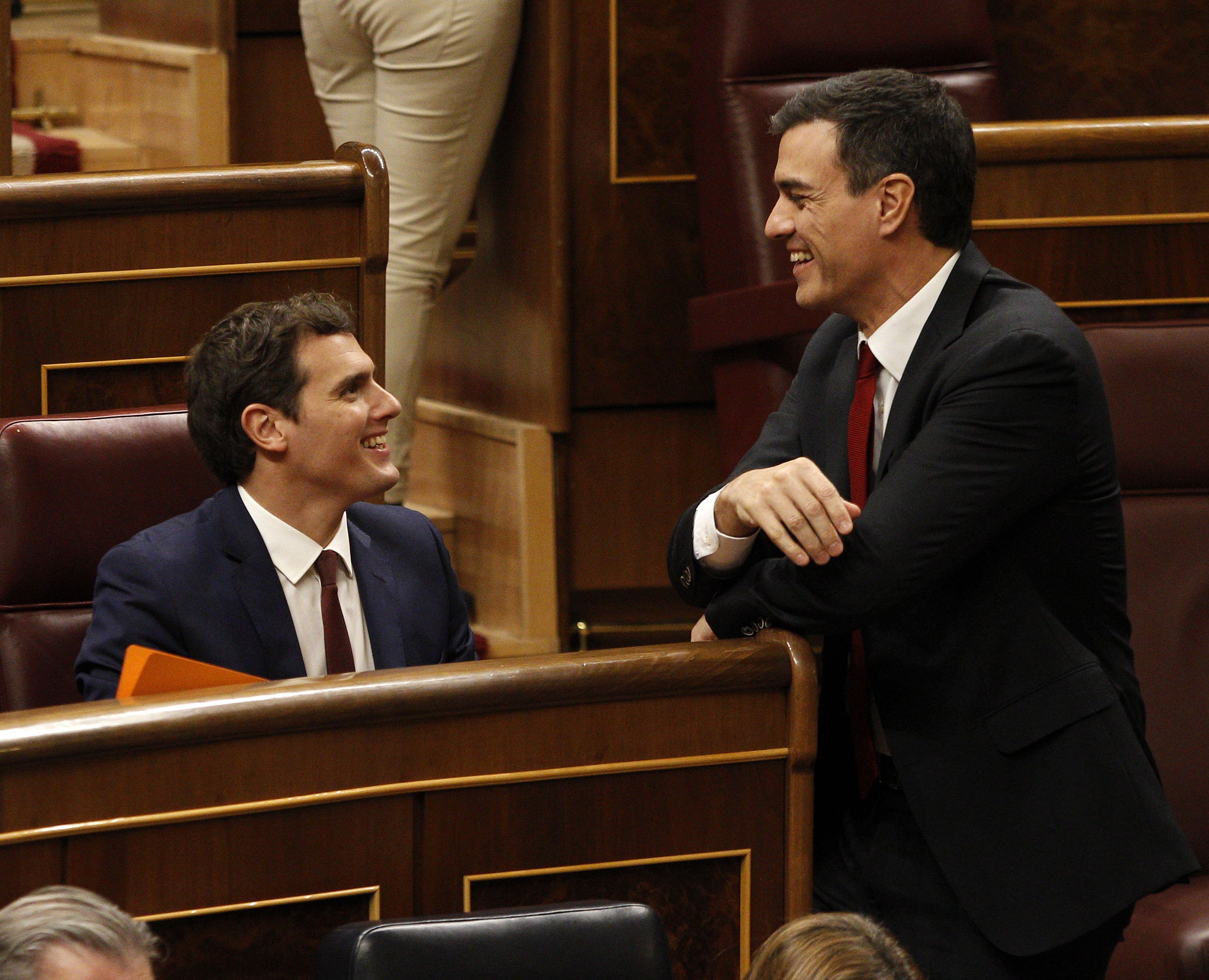 Sánchez guanyaria les eleccions però no superaria la unió de la dreta, segons una enquesta