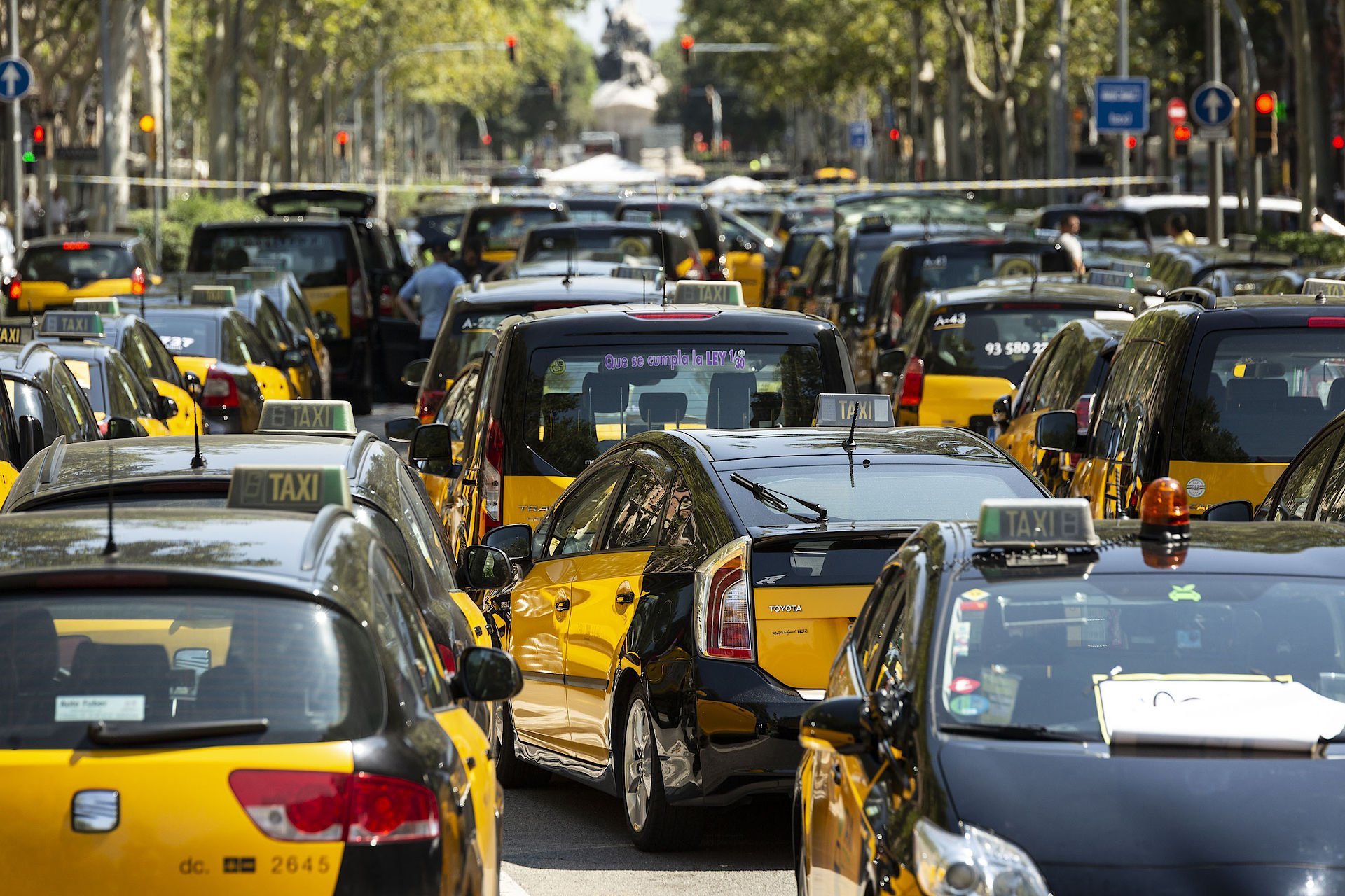 Los taxistas reclaman el cumplimiento de las medidas anticontaminación en la capital
