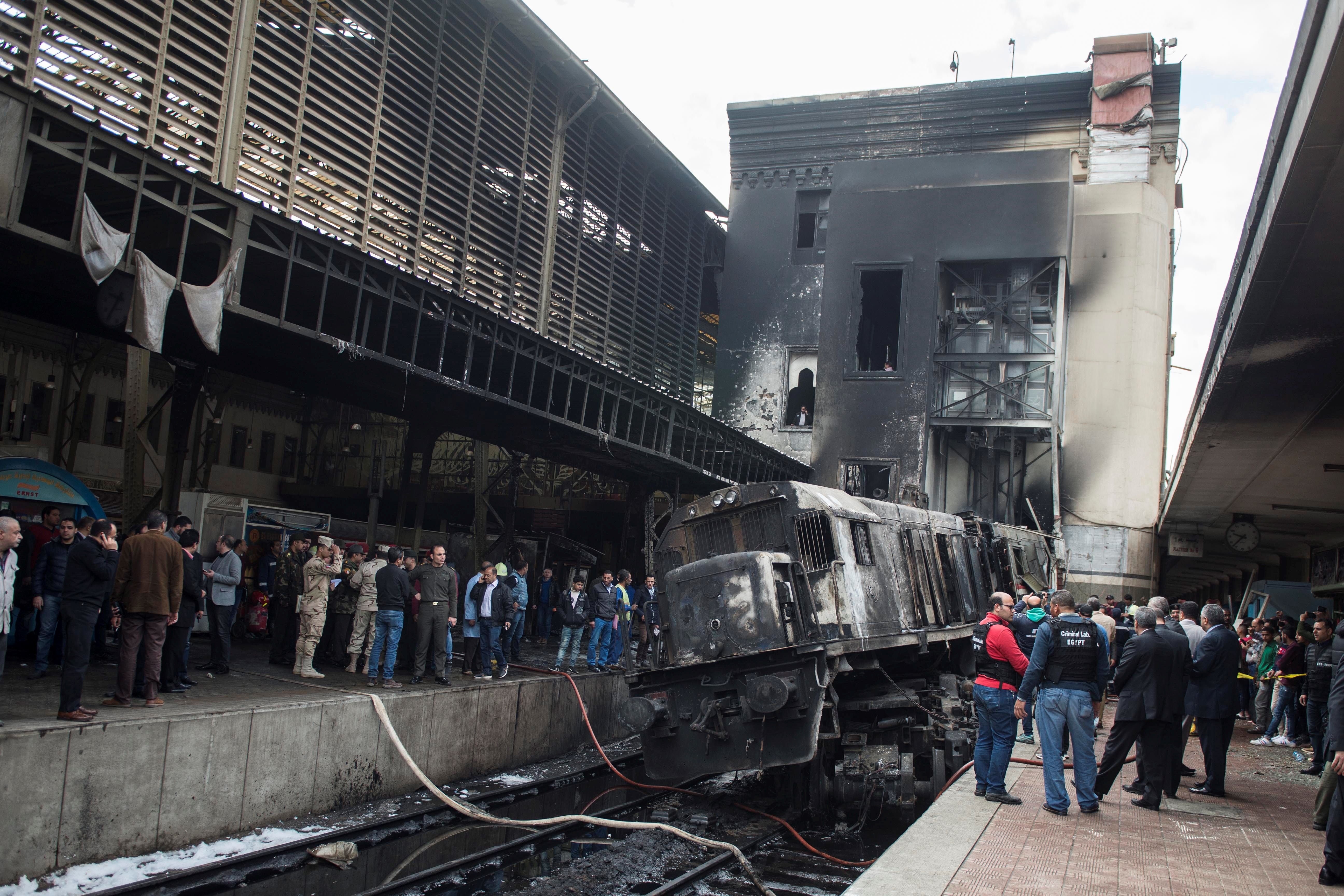 Tragèdia al Caire: un accident ferroviari provoca almenys 20 morts i 40 ferits