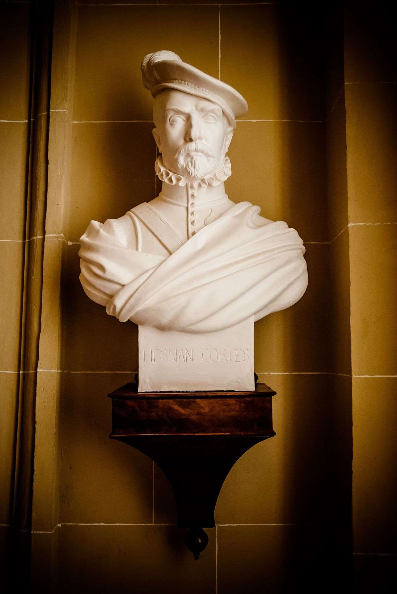 Estatua d'Hernán Cortés
