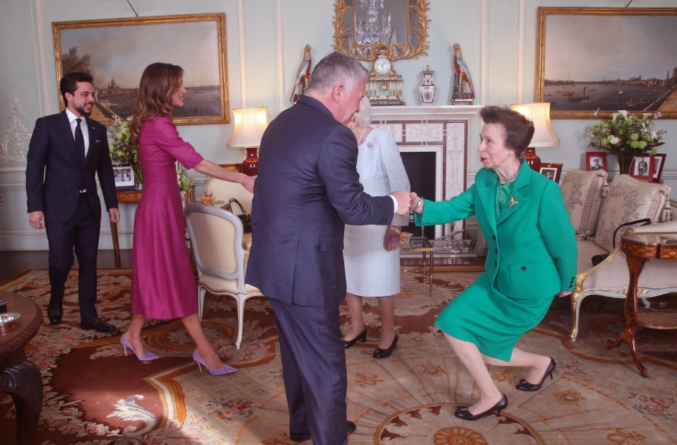 recepcio elisabet II en rania gtres