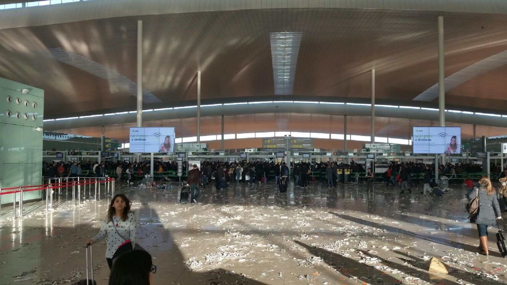 Galería: ¿El Prat, el aeropuerto más sucio del mundo?