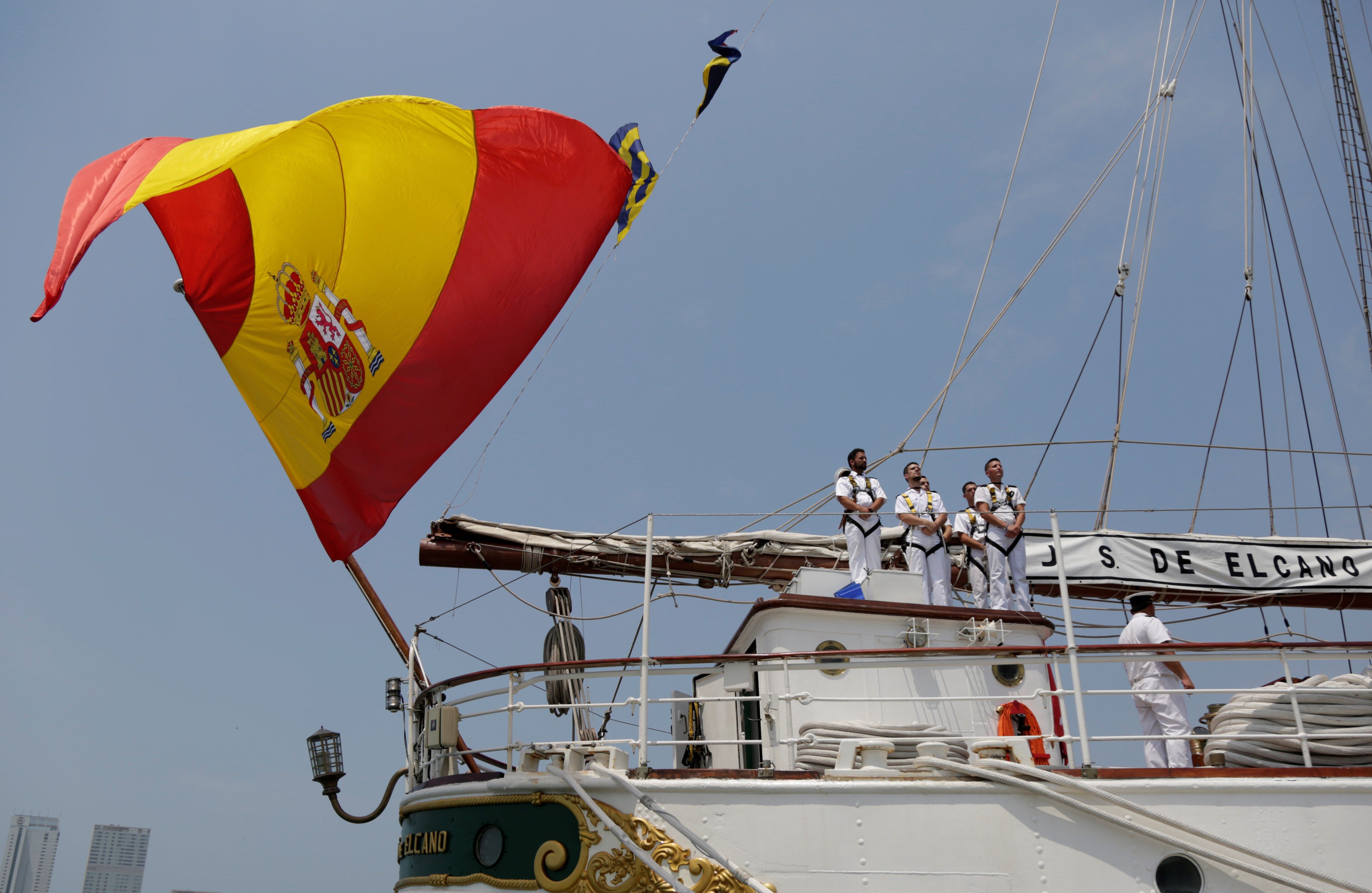 La Armada española homenajea a un almirante que bombardeó Barcelona