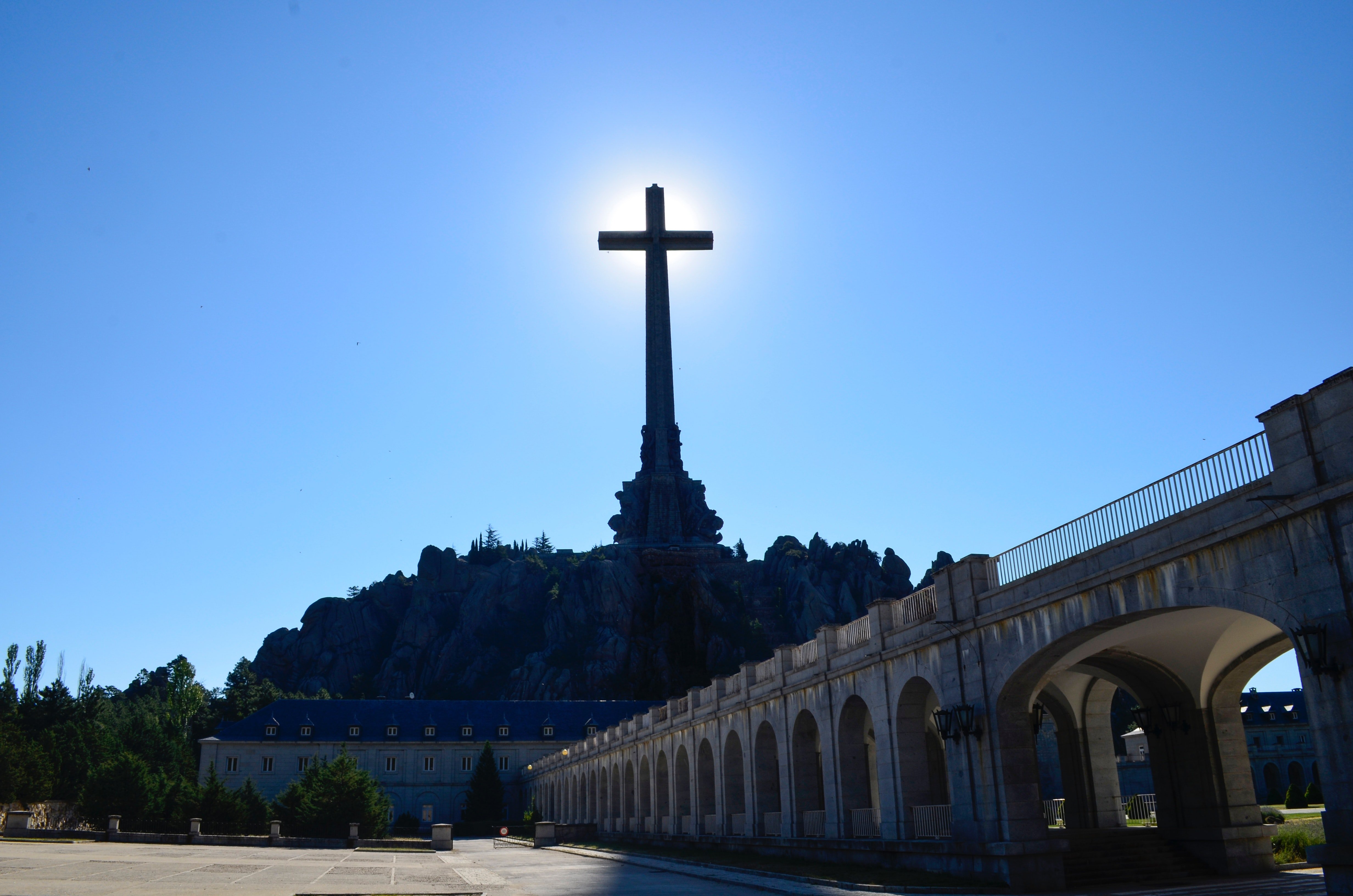 El Suprem estudiarà si suspèn l'exhumació de Franco