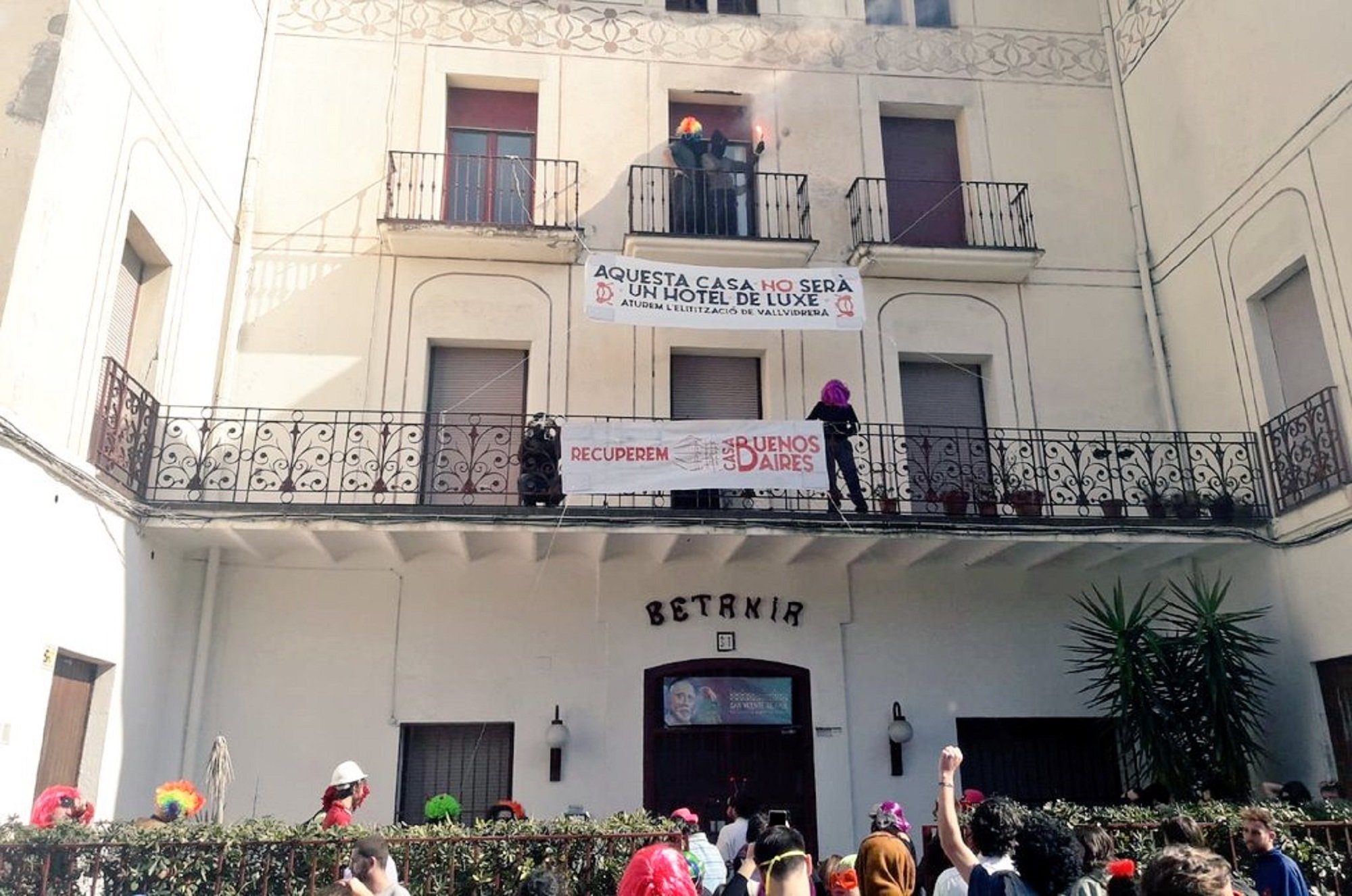 Ocupen un edifici a Vallvidrera per evitar la construcció d'un hotel