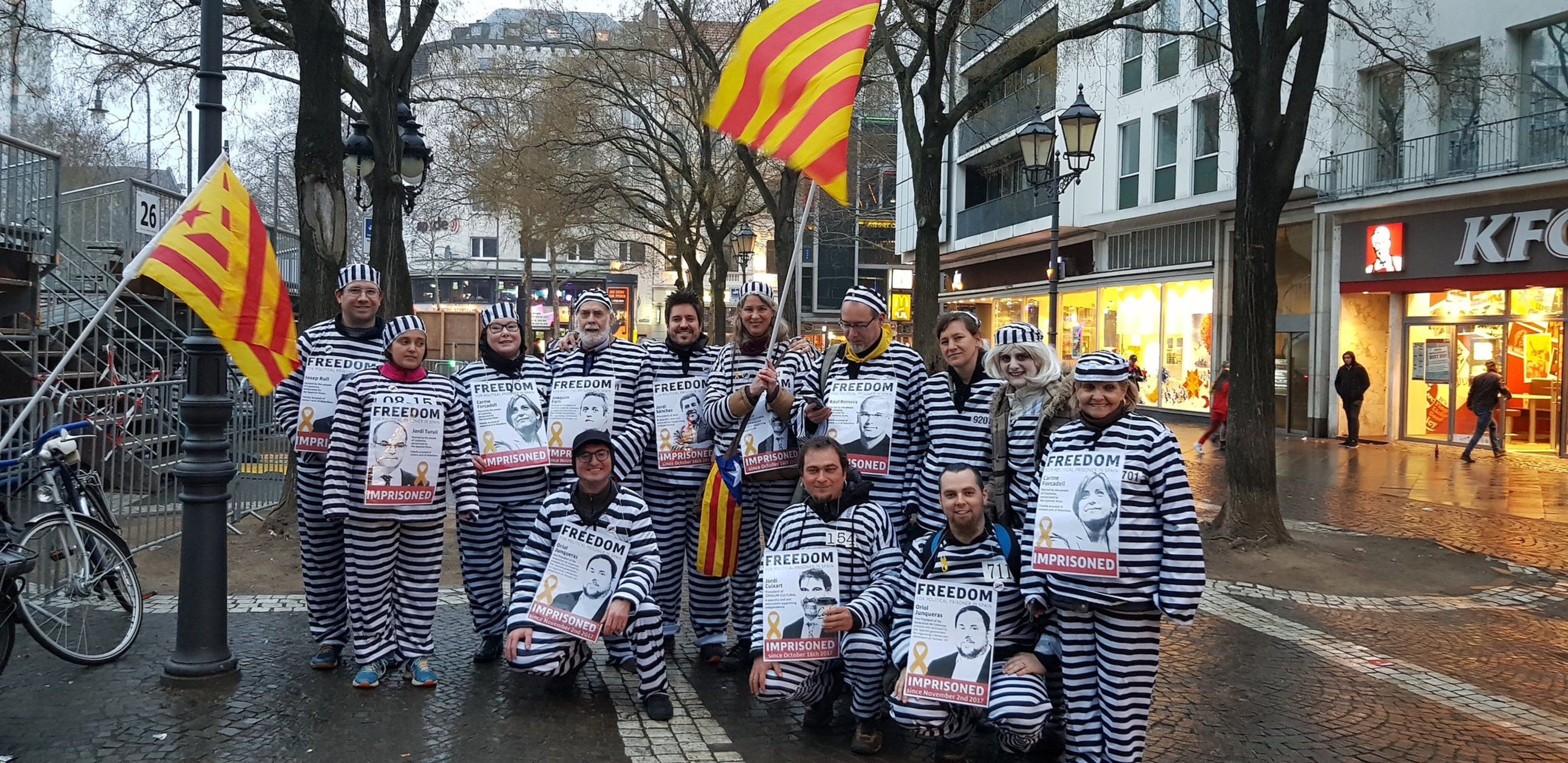 El caso de los presos políticos irrumpe en el Carnaval de Colonia