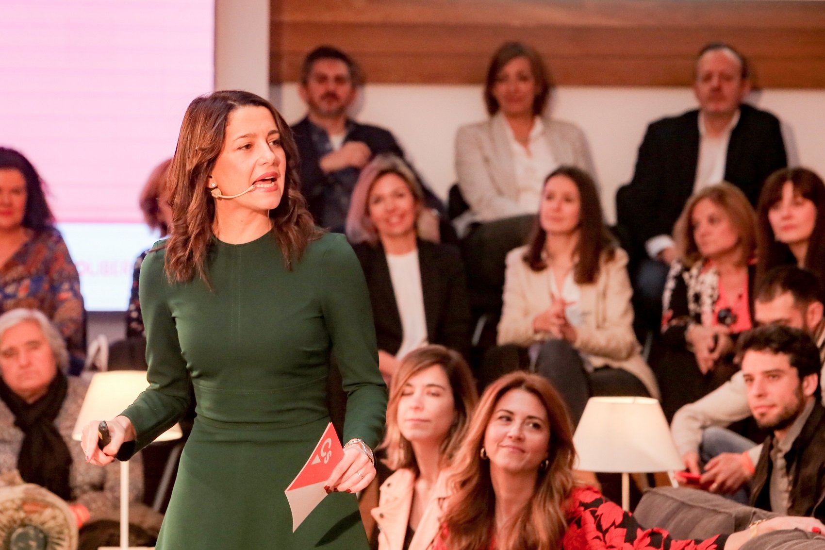 Ciudadanos presenta su propuesta feminista y la red estalla