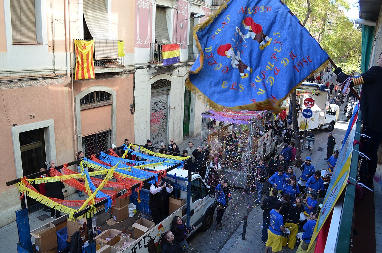 Este lunes en Gràcia lloverán los caramelos de Sant Medir