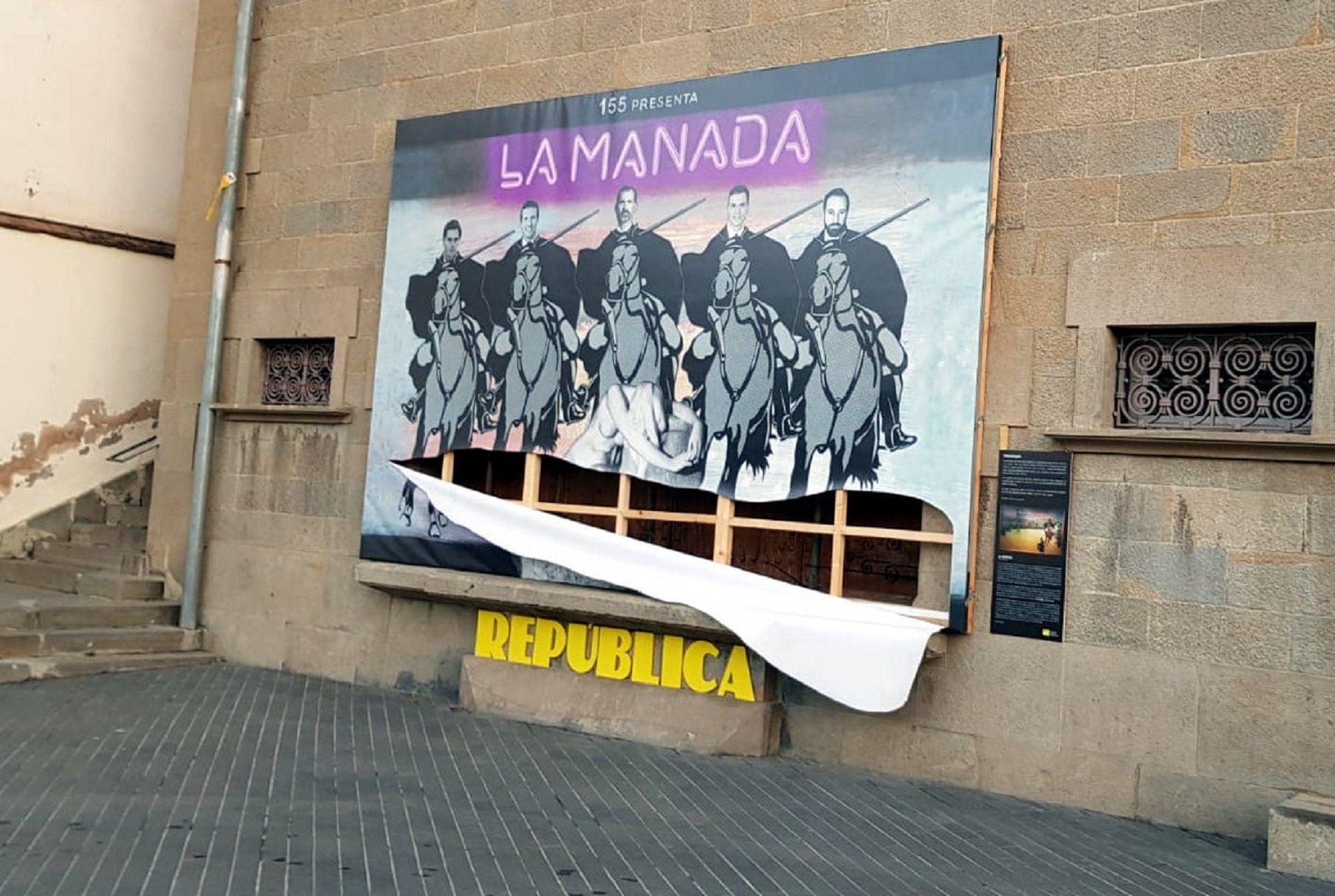Destrozan el mural de 'La Manada' de Olot Destrozan el mural de 'La Manada' de Olot