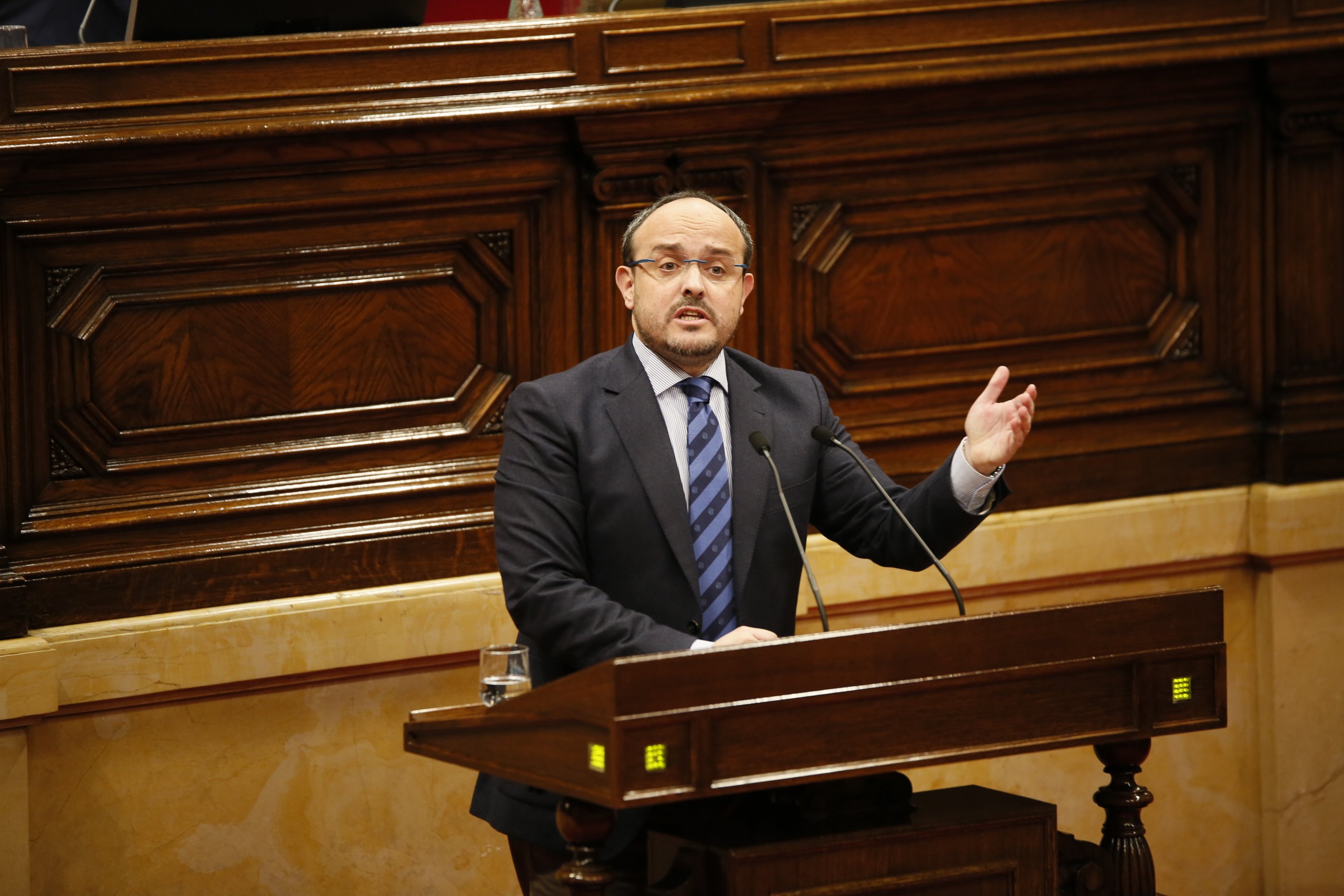 Muere repentinamente el padre de Alejandro Fernández, presidente del PP catalán