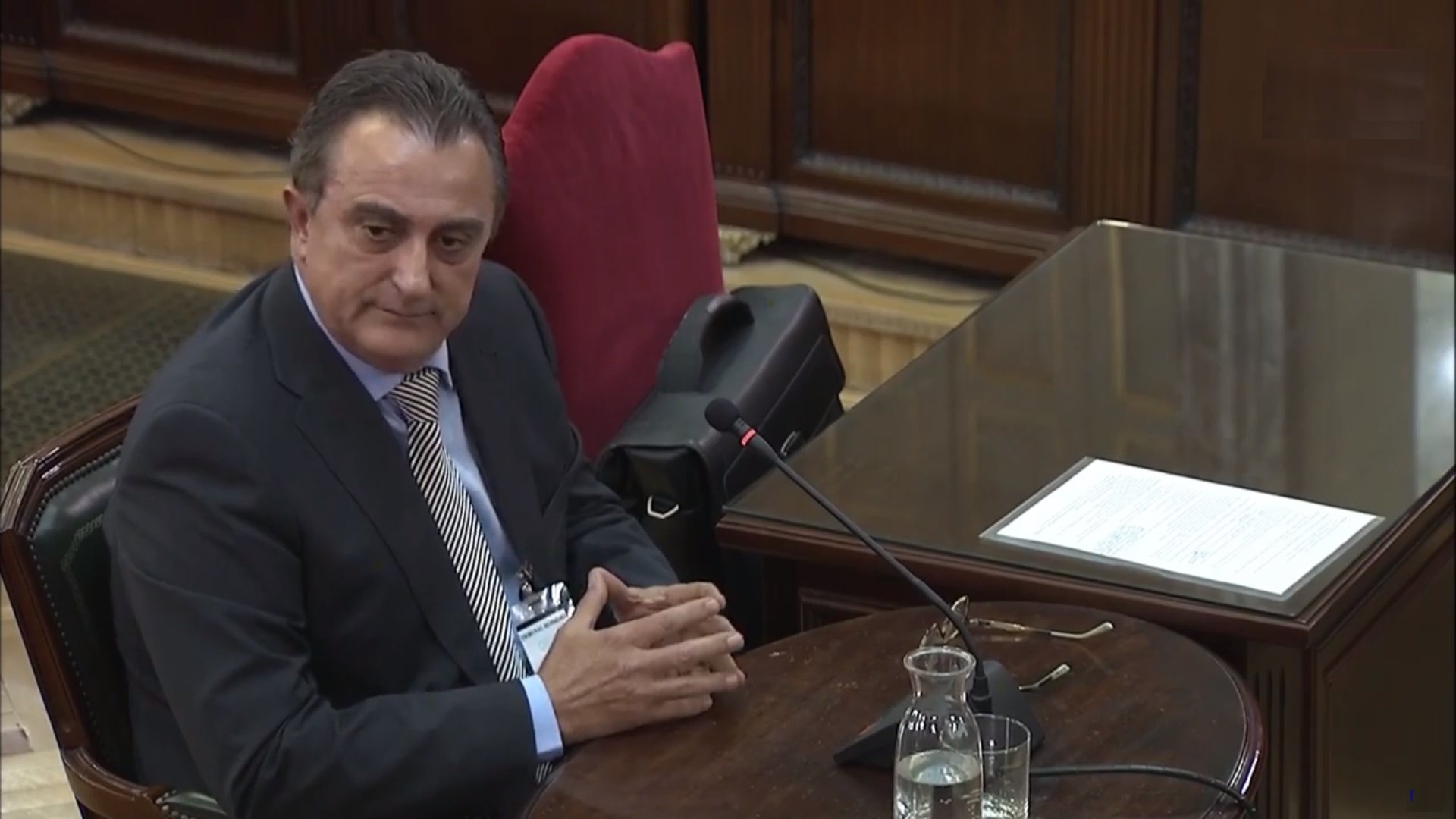 Castellví dice que salió "frustrado" de la reunión con Puigdemont y que advirtió de "violencia"