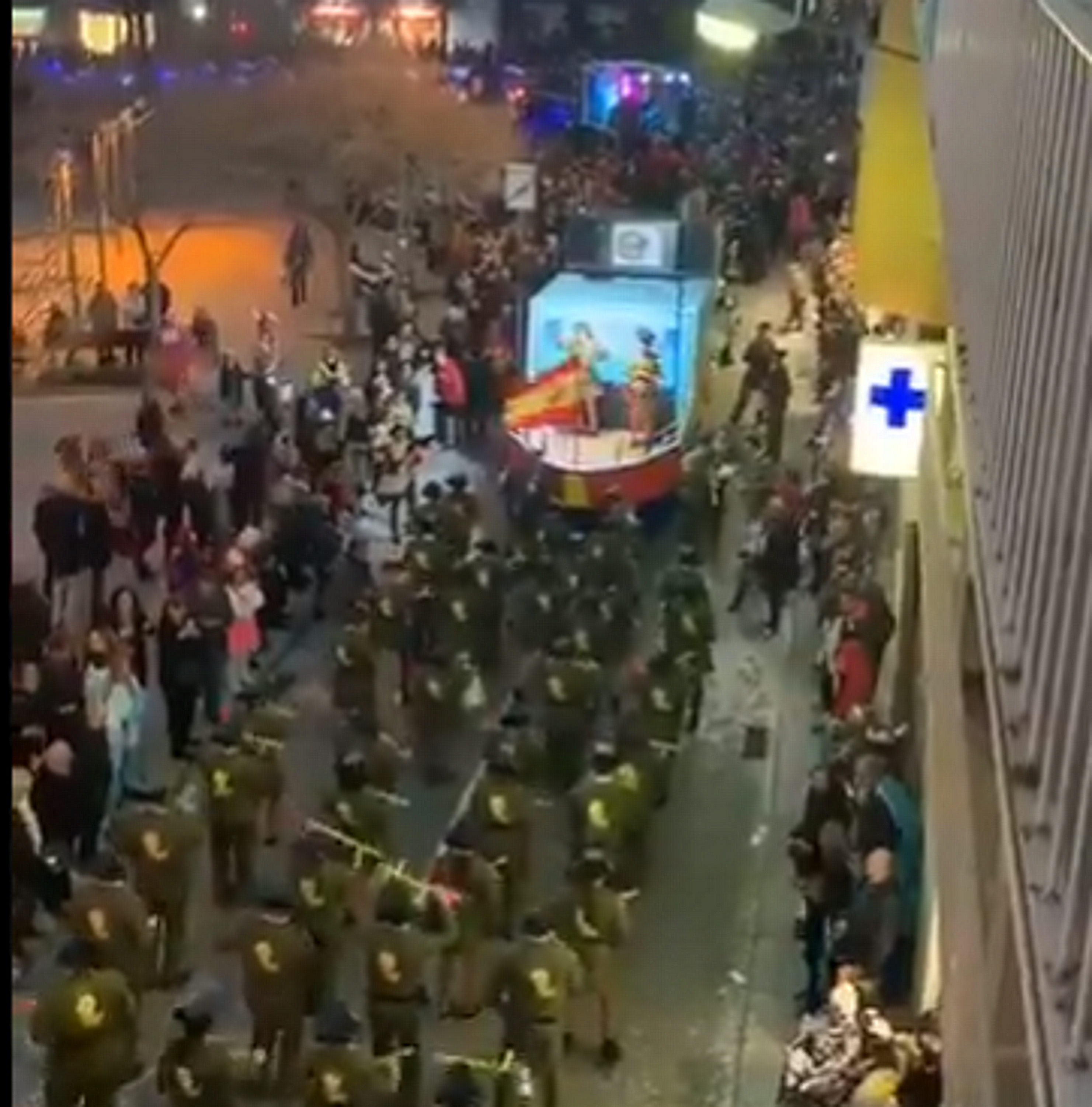 VÍDEO: La demoledora comparsa de los guardias civiles con piolines