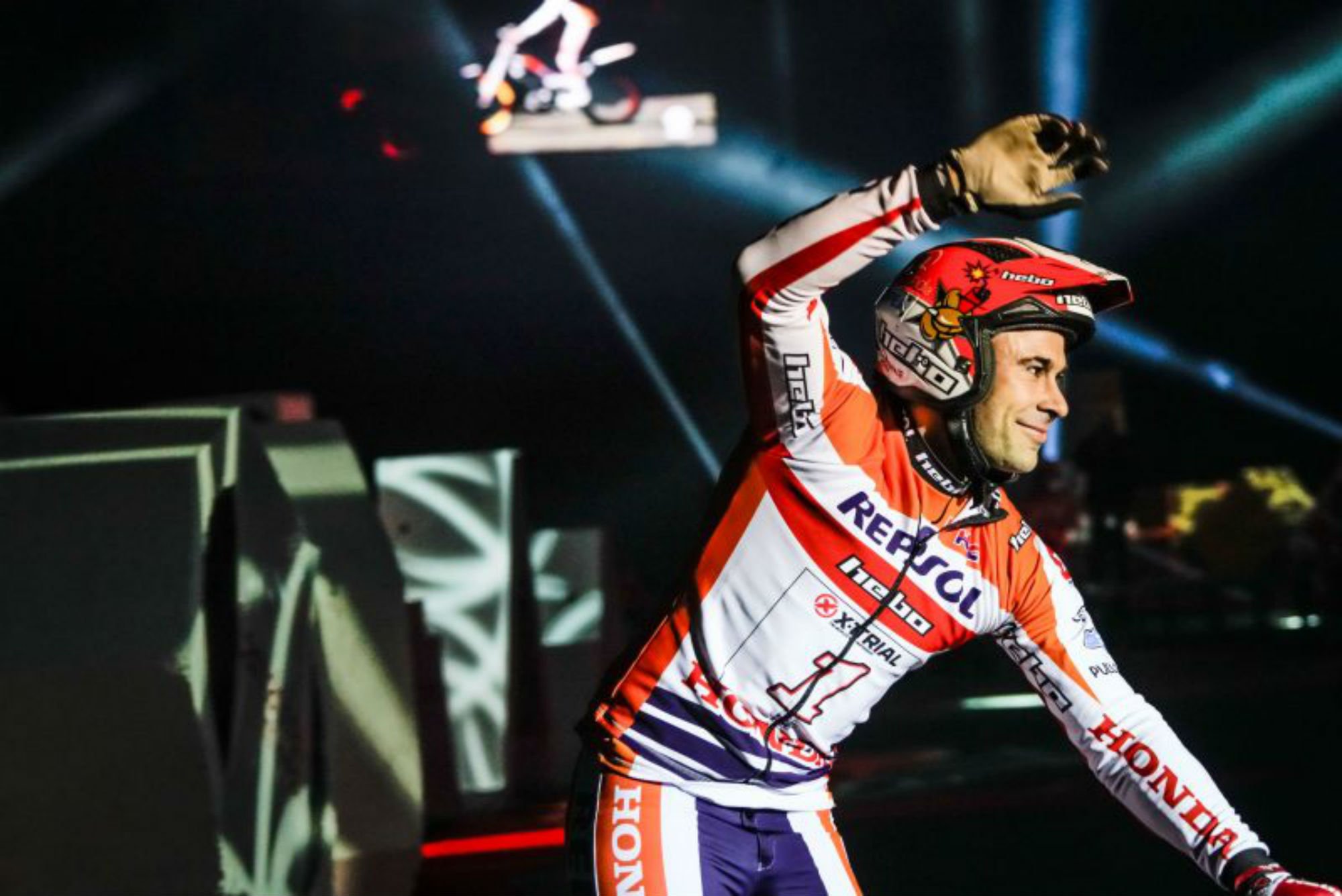 VÍDEO | Ni el coronavirus atura Toni Bou: confinament extrem amb moto