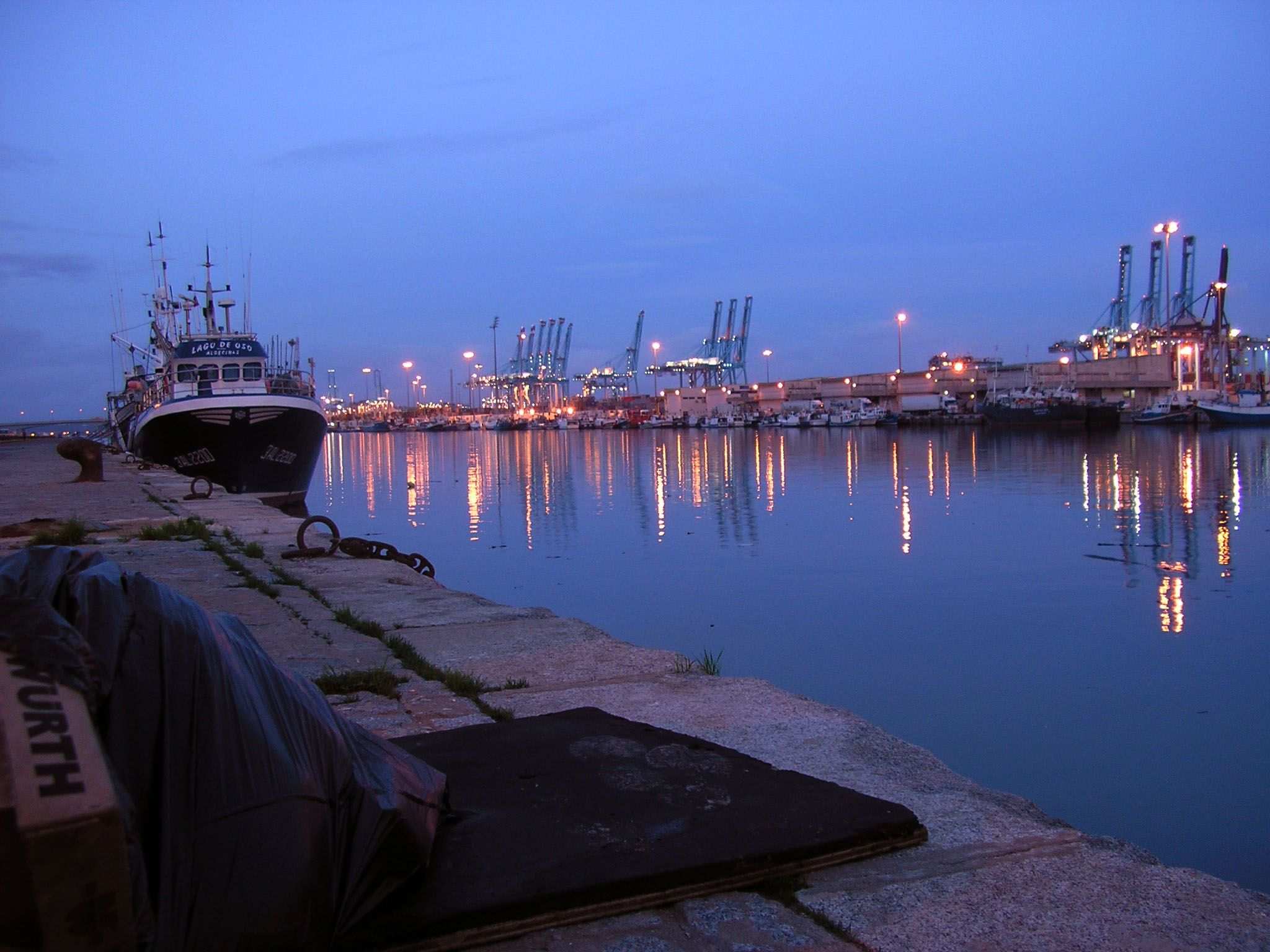 La guerra europea de los puertos se lucha en España