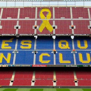 Iniciativa perquè el Barça incorpori el llaç groc en la seva imatge