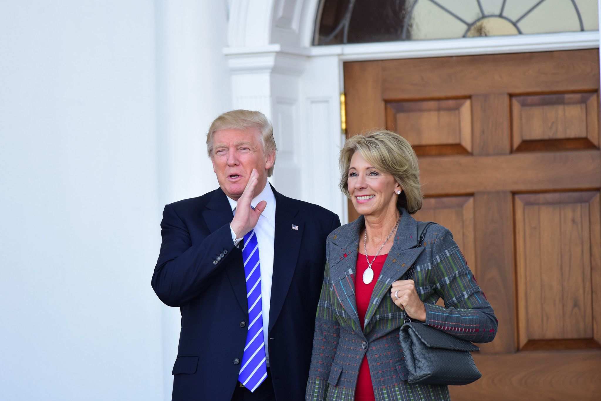 Trump llena su gobierno de millonarios