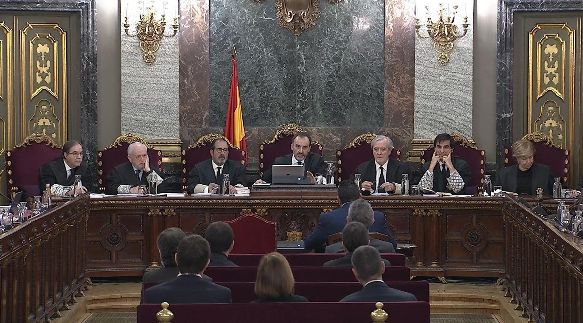 El Diplocat es desvincula del Govern i el referèndum el dia que la fiscalia invoca un fals testimoni