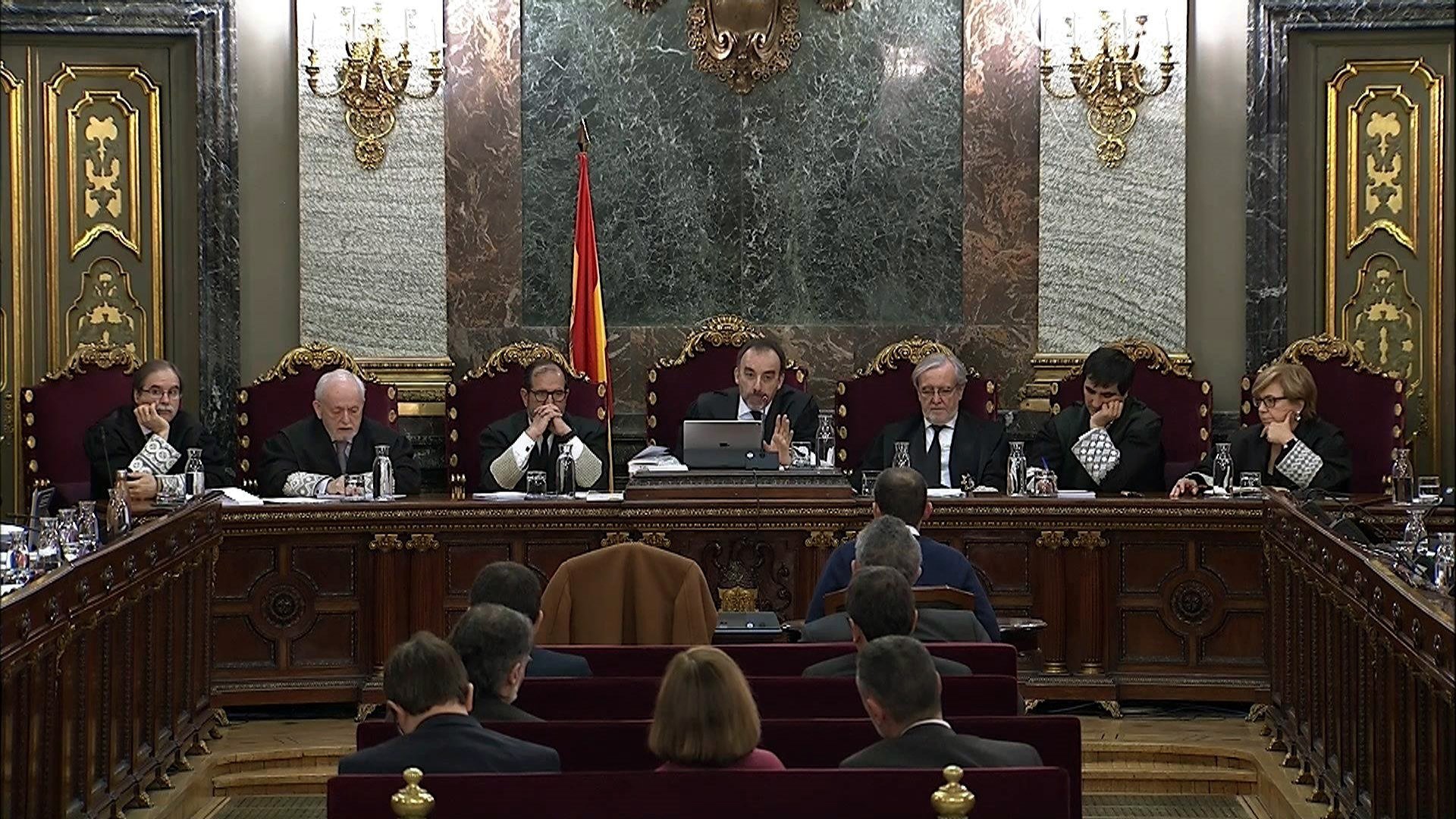 Supreme Court allows elected Catalan prisoners to take seats in Congress on Monday