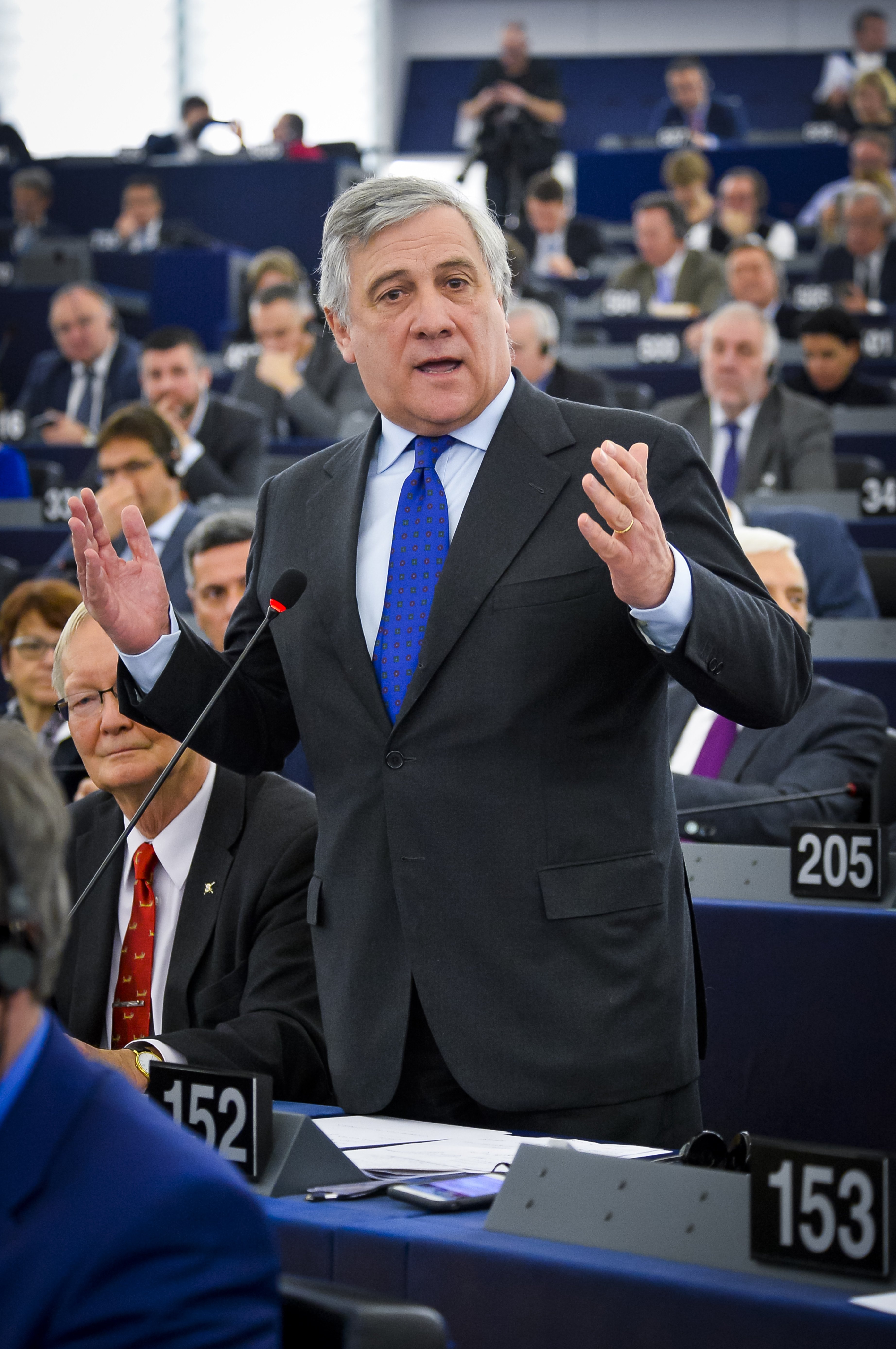 European Parliament vice-presidents call on Tajani to explain Catalan MEPs-elect decision