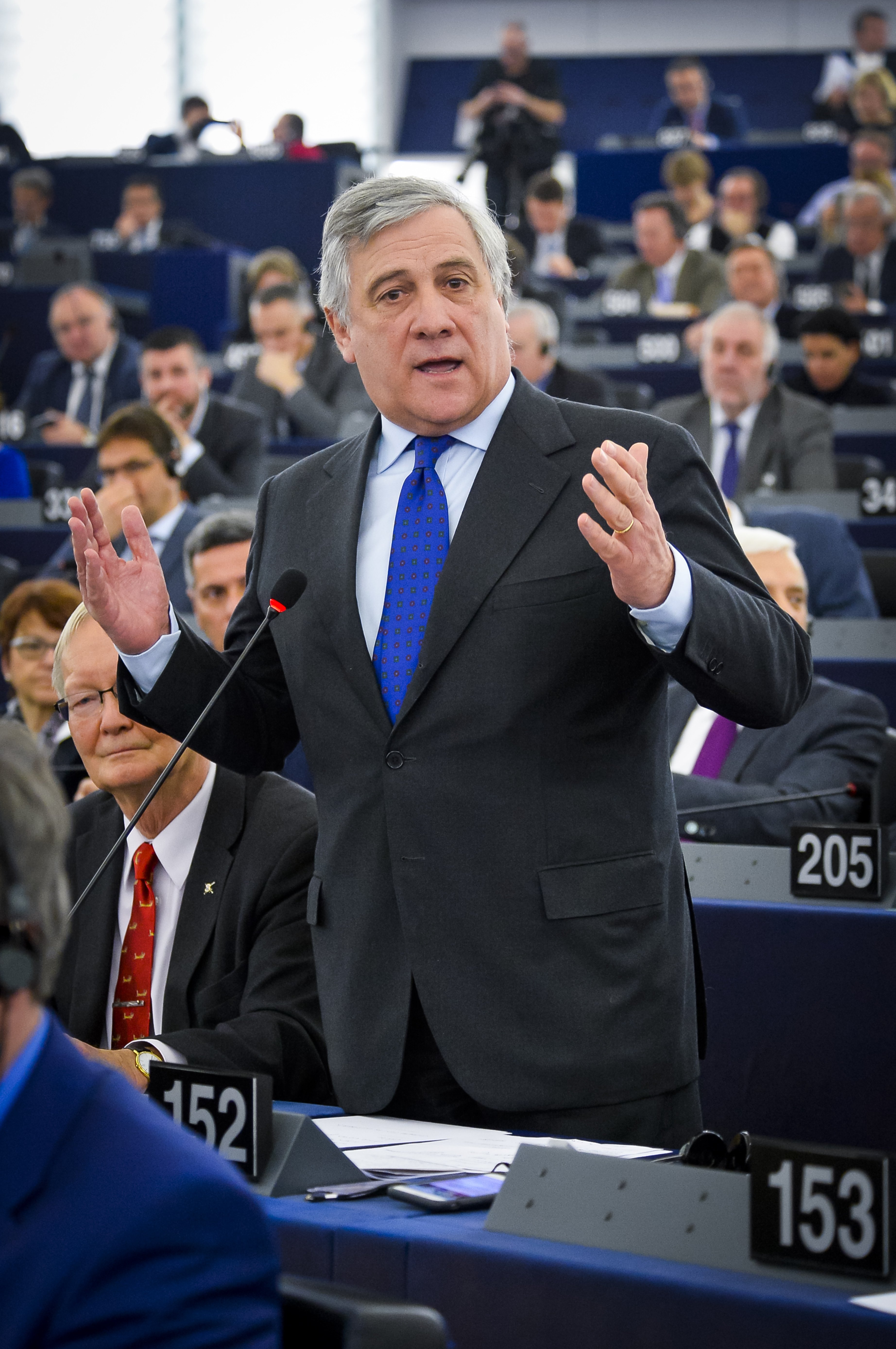 Tajani dice que la Eurocámara no podía modificar la lista de eurodiputados