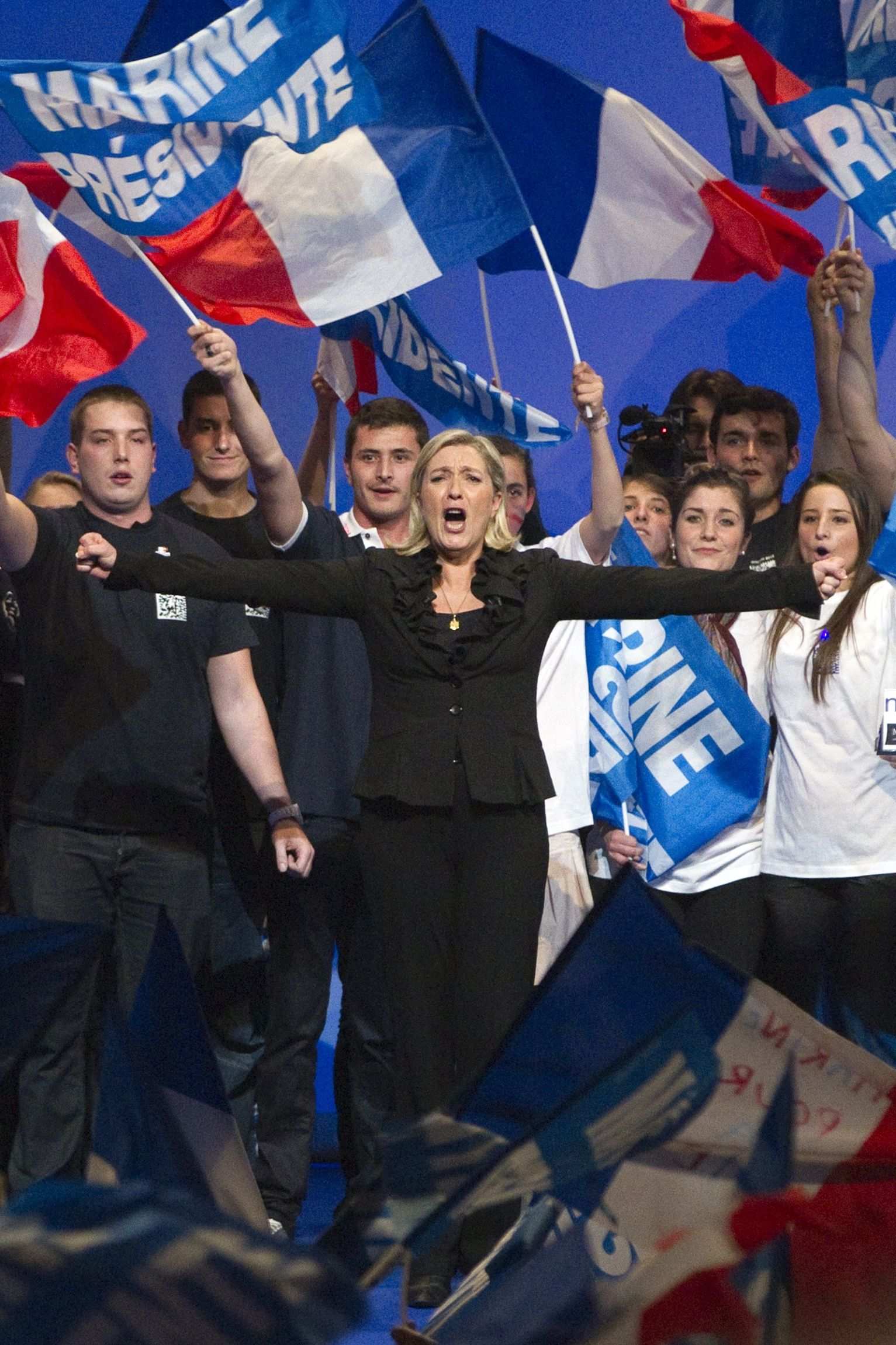 Le Pen pide el fin de la educación gratuita para los extranjeros irregulares