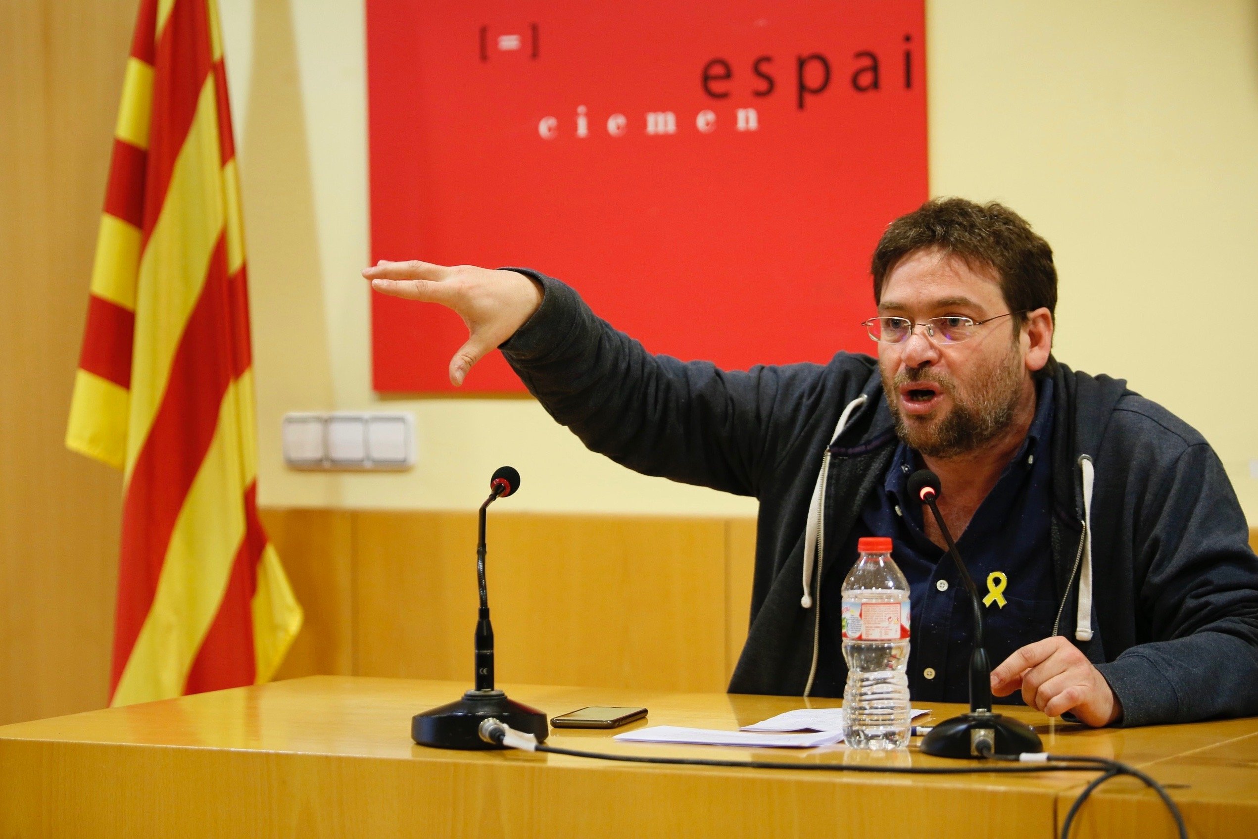 Zasca de Fachin, Castells y Baños a Jaume Asens