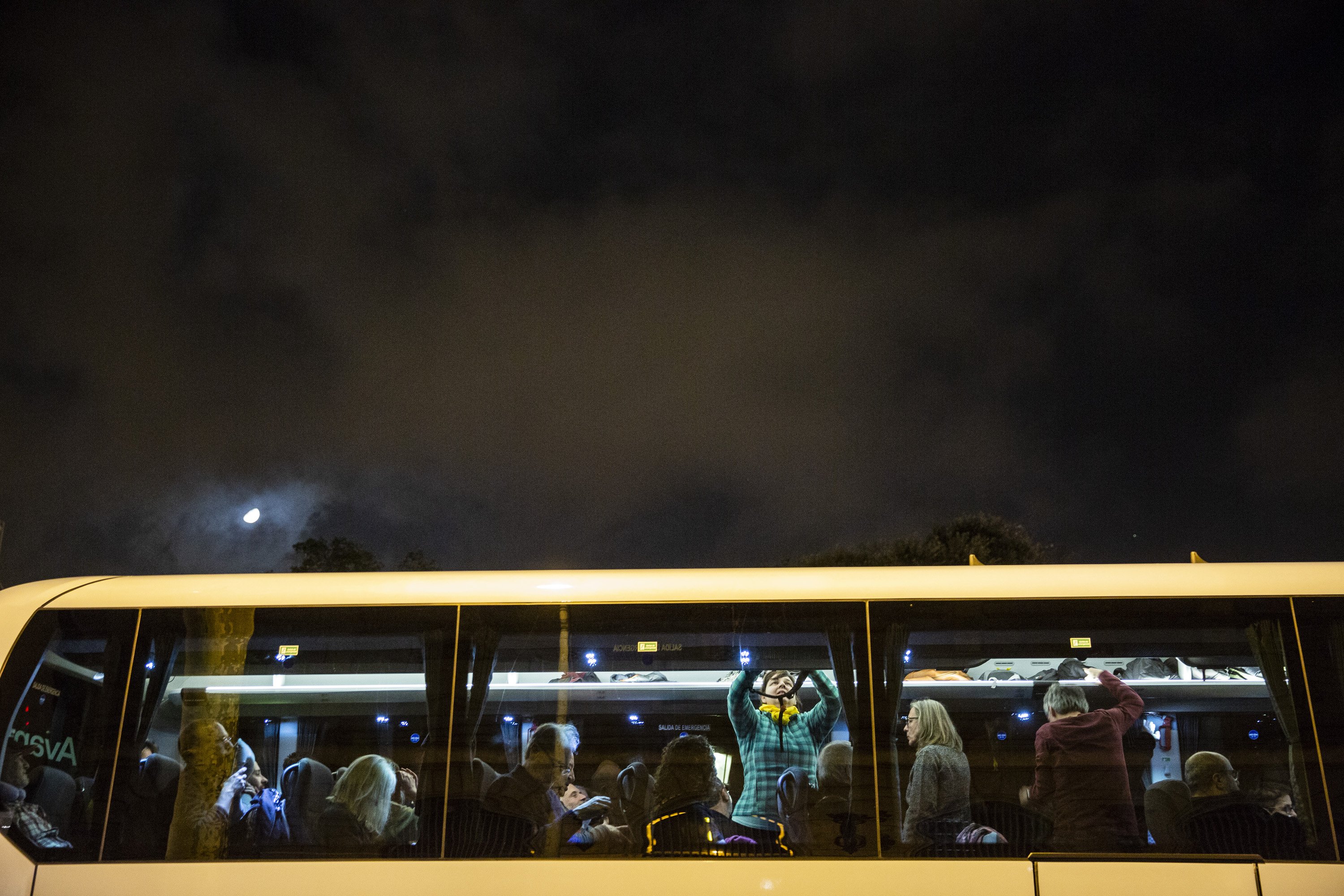 Noche en ruta hacia Madrid en el centro de operaciones de la manifestación