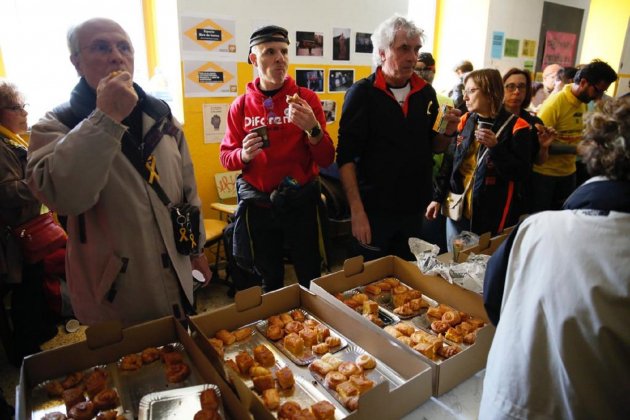 voluntarios llegan centro social entidades madrileñas 16m sergi alcazar+