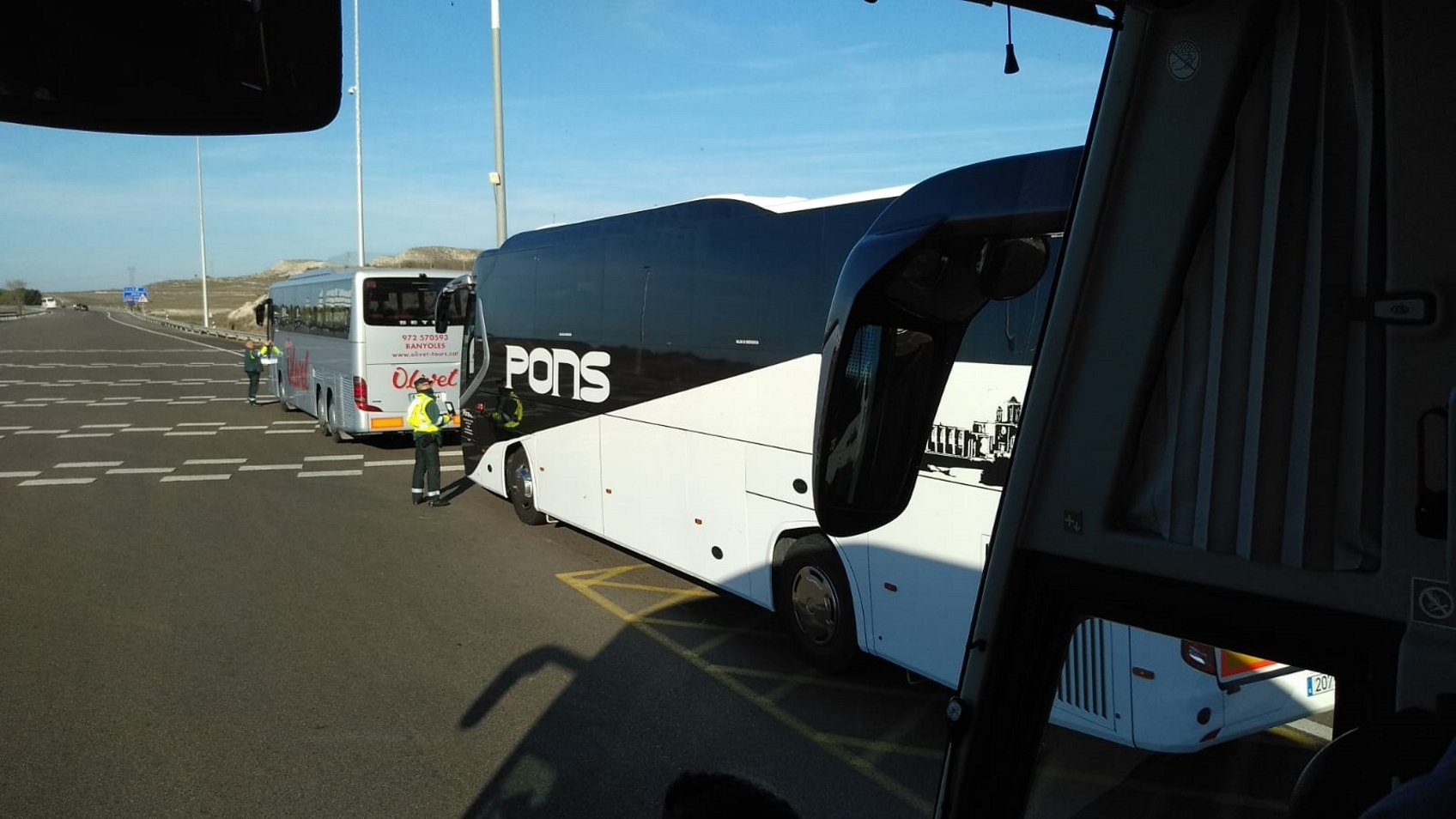 Catalan coaches stopped by Civil Guard checkpoints on way to Madrid march