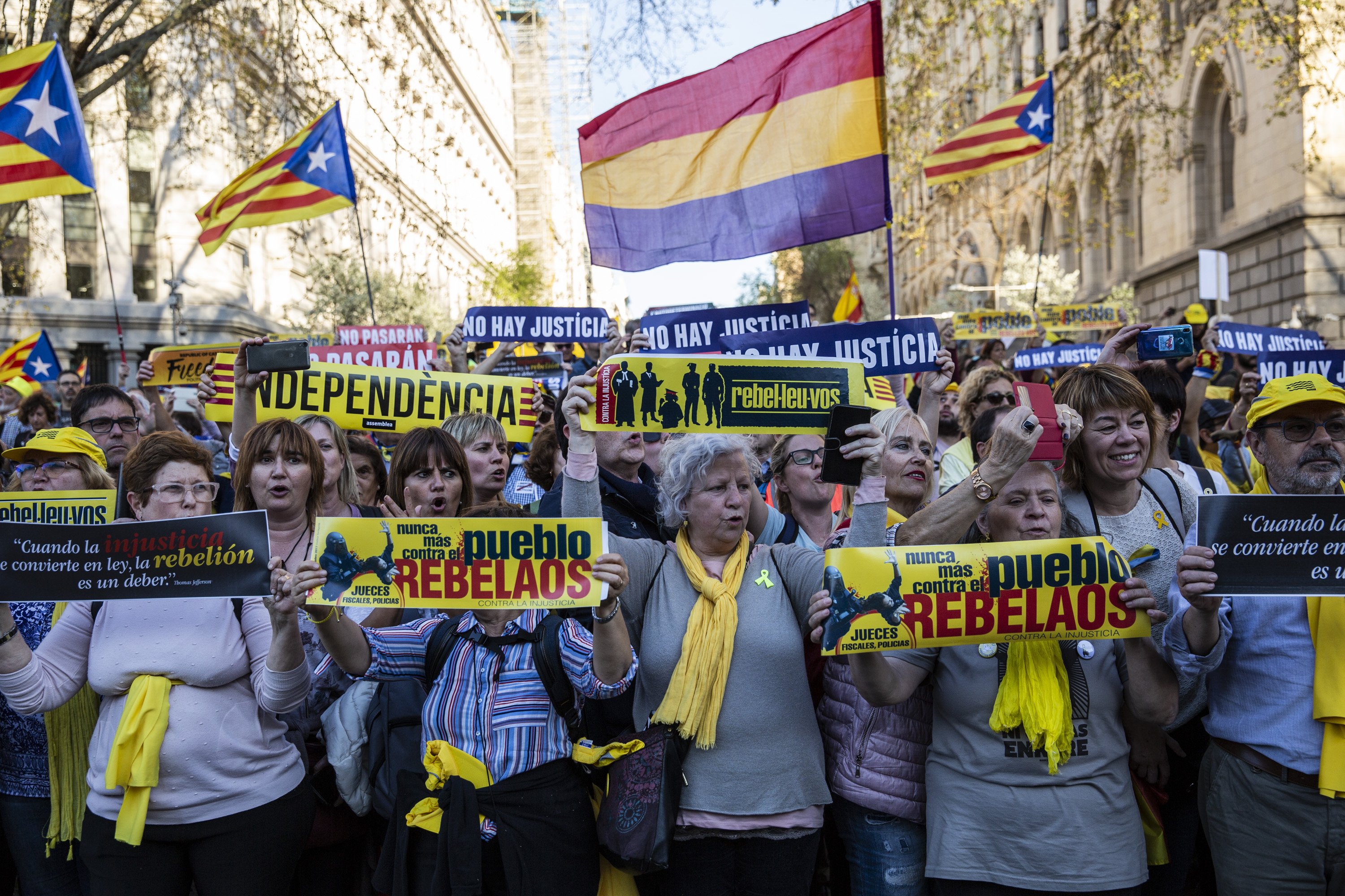 El independentismo tiñe Madrid de amarillo