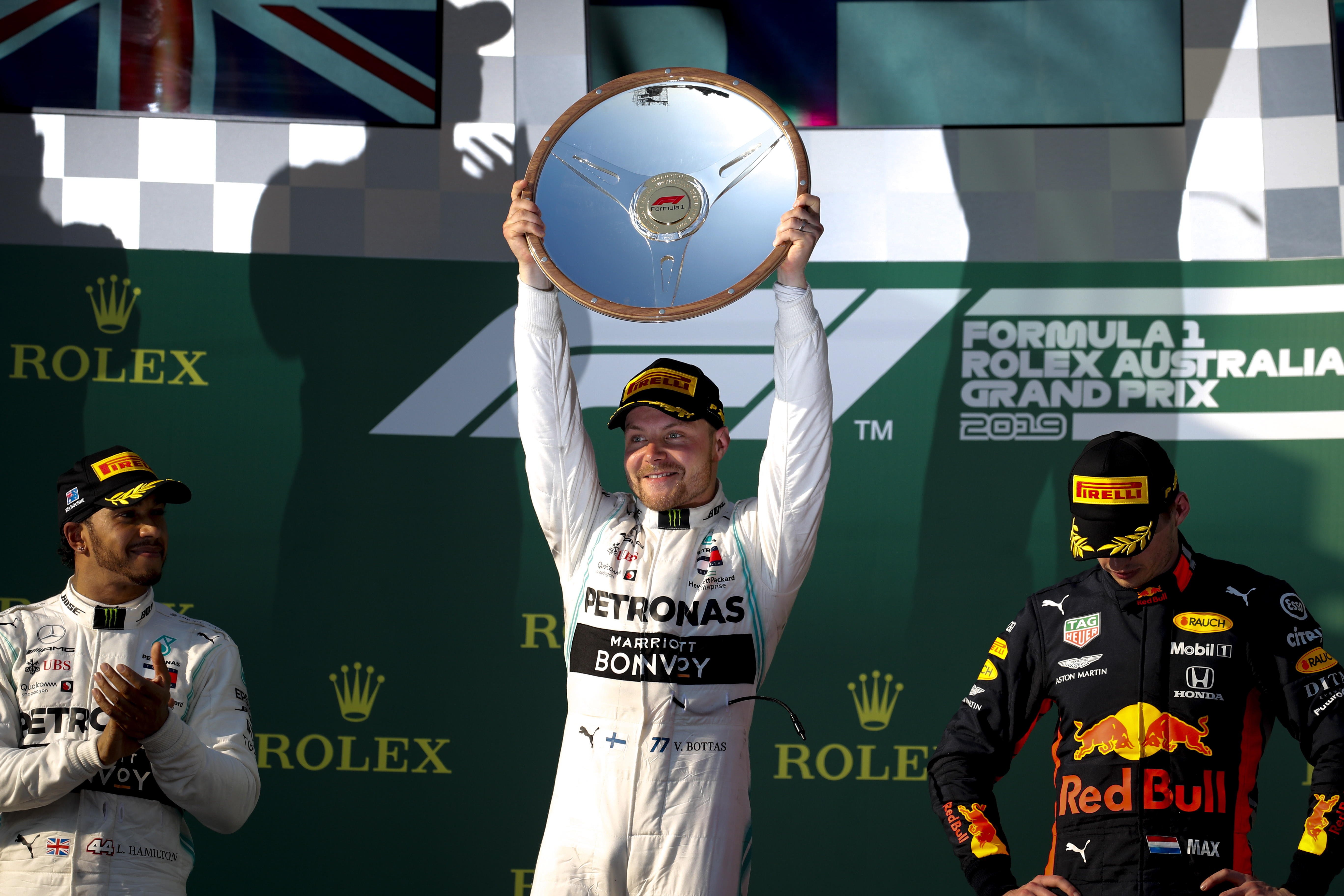 Bottas sorprende a Hamilton en el estreno de la Fórmula 1 en Australia