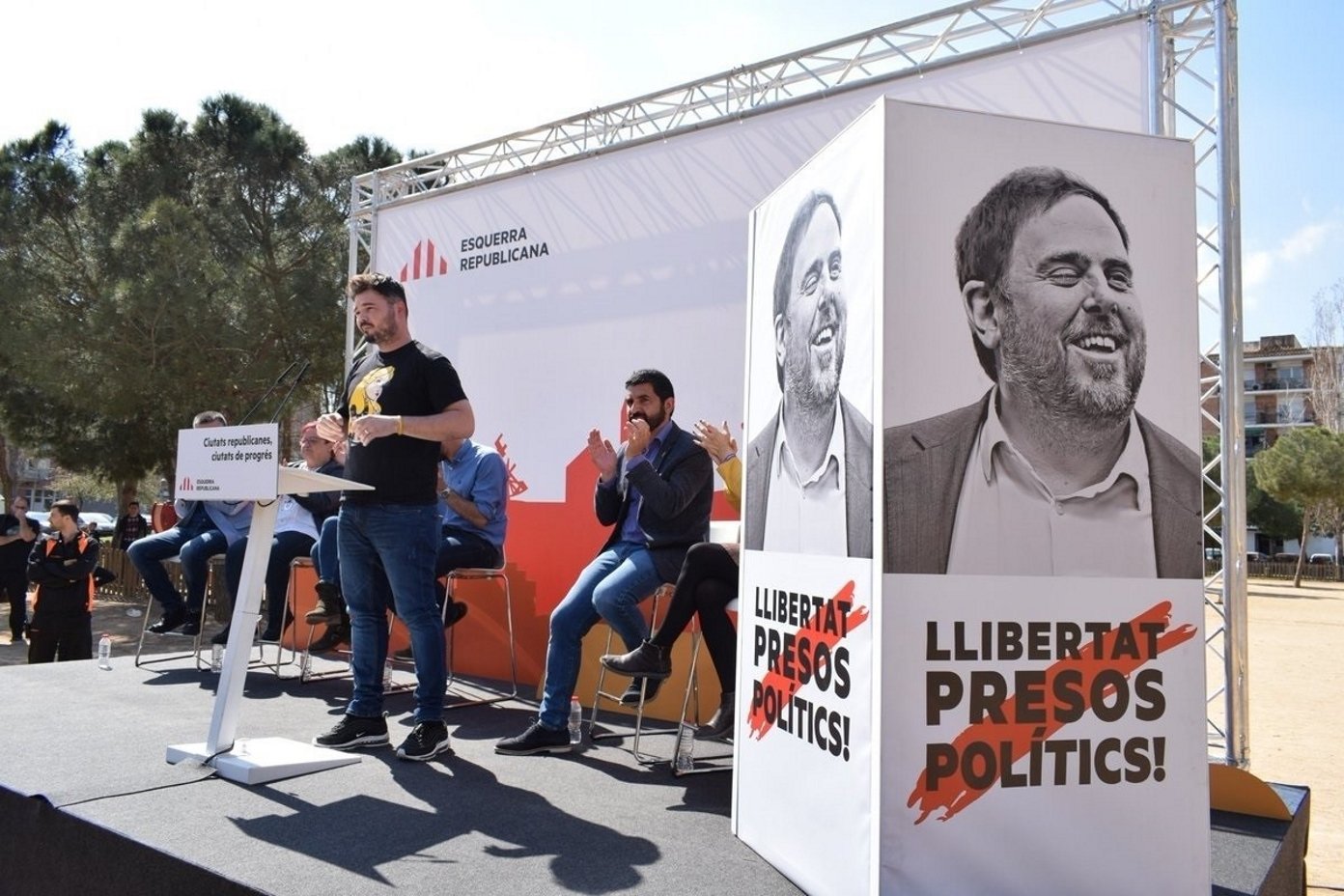 Rufián presenta a ERC como bastión del antifascismo