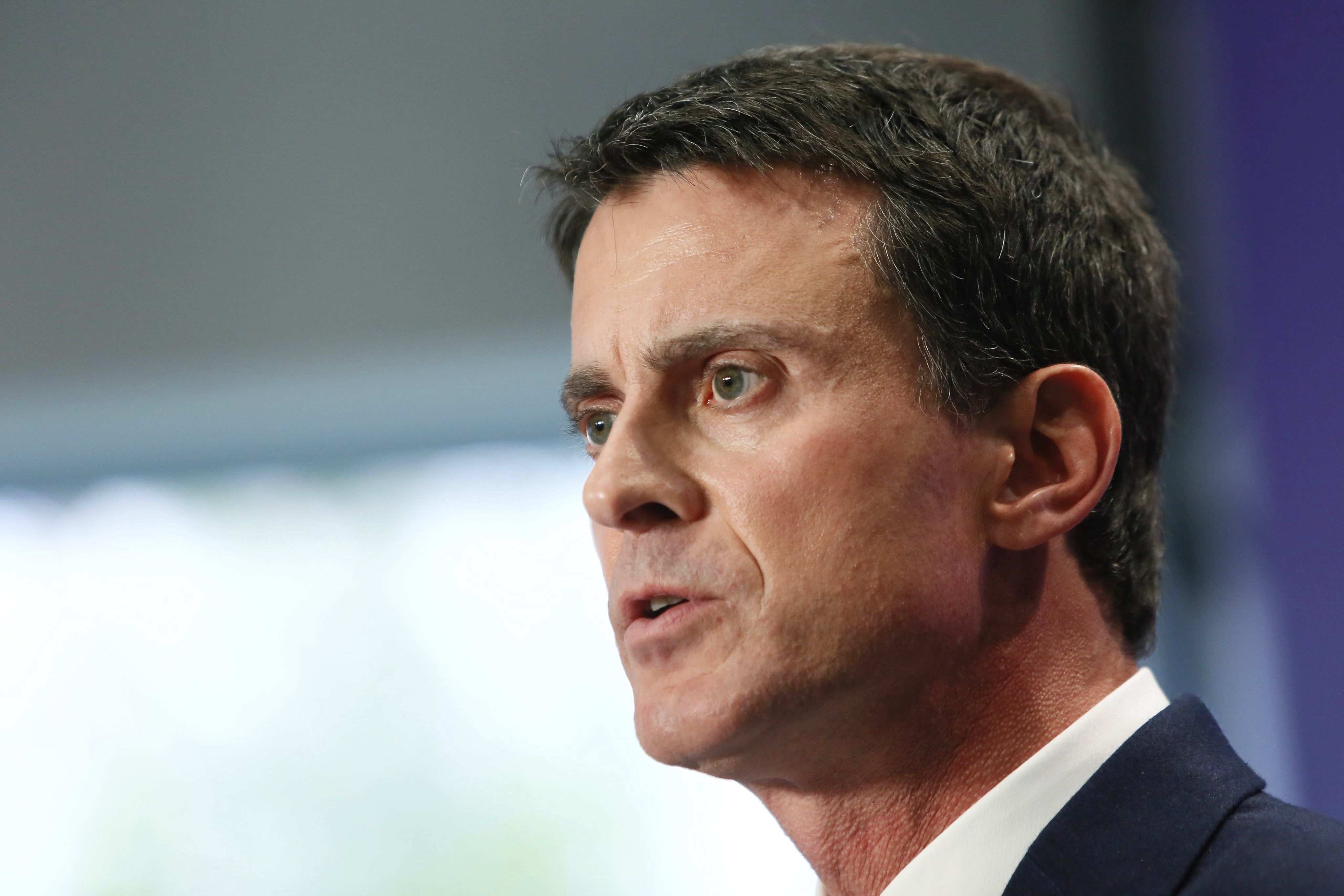 Valls dará la espalda al partido socialista y votará Macron en las presidenciales