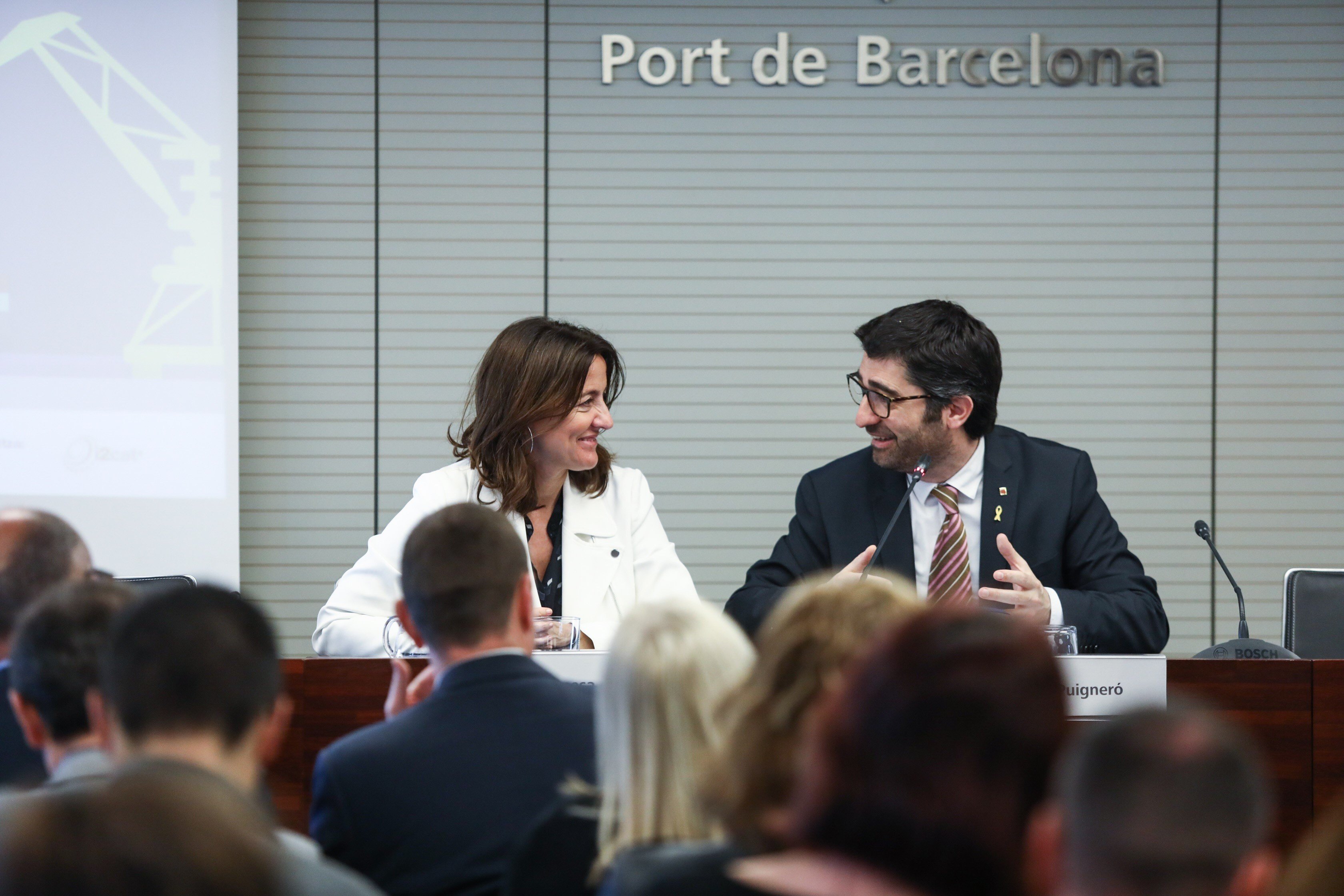 La Generalitat i el Port de Barcelona s'uneixen per fer un 'smartport' de referència
