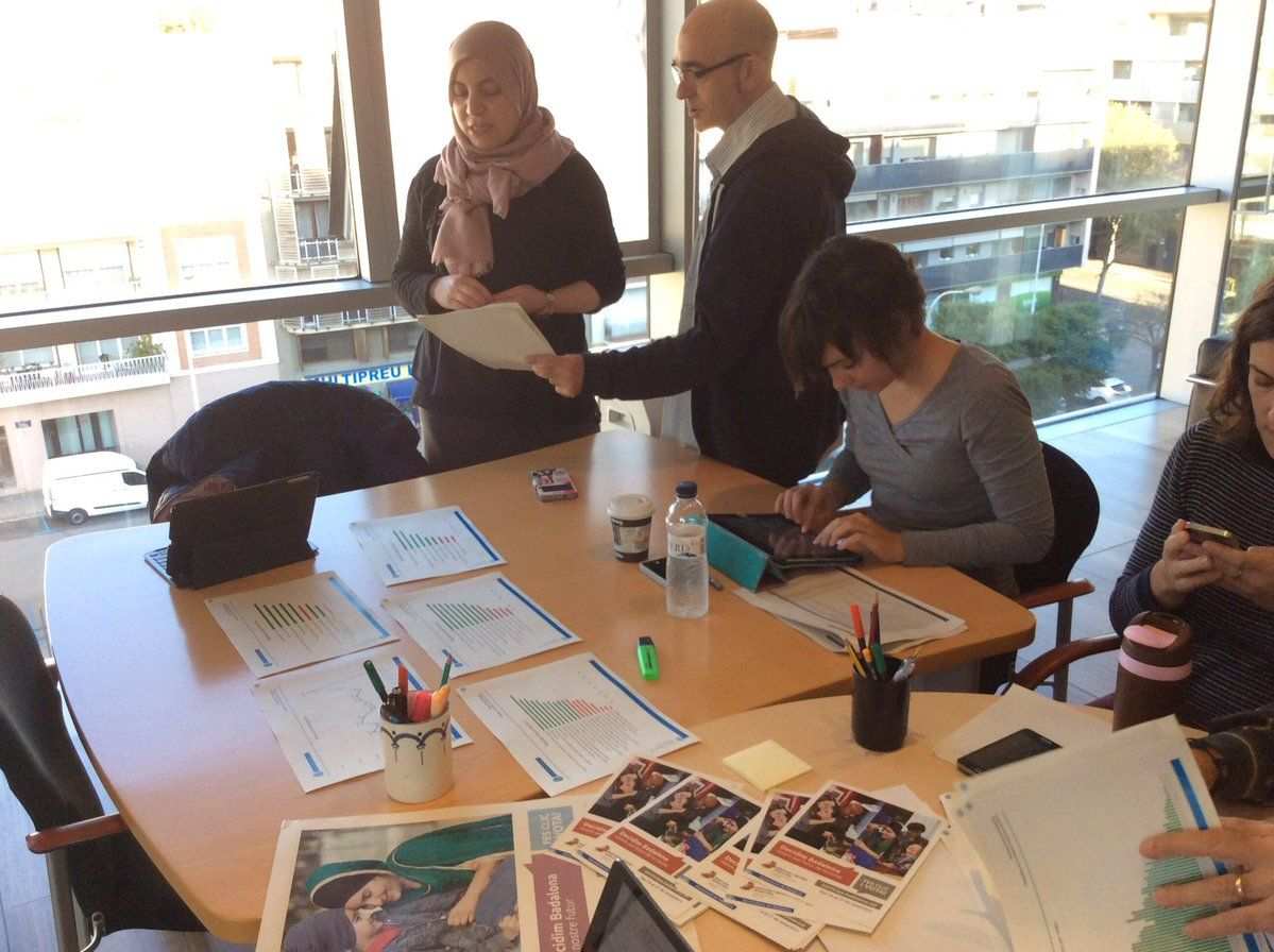 Electes de 300 ajuntaments catalans treballen el Dia de la Constitució