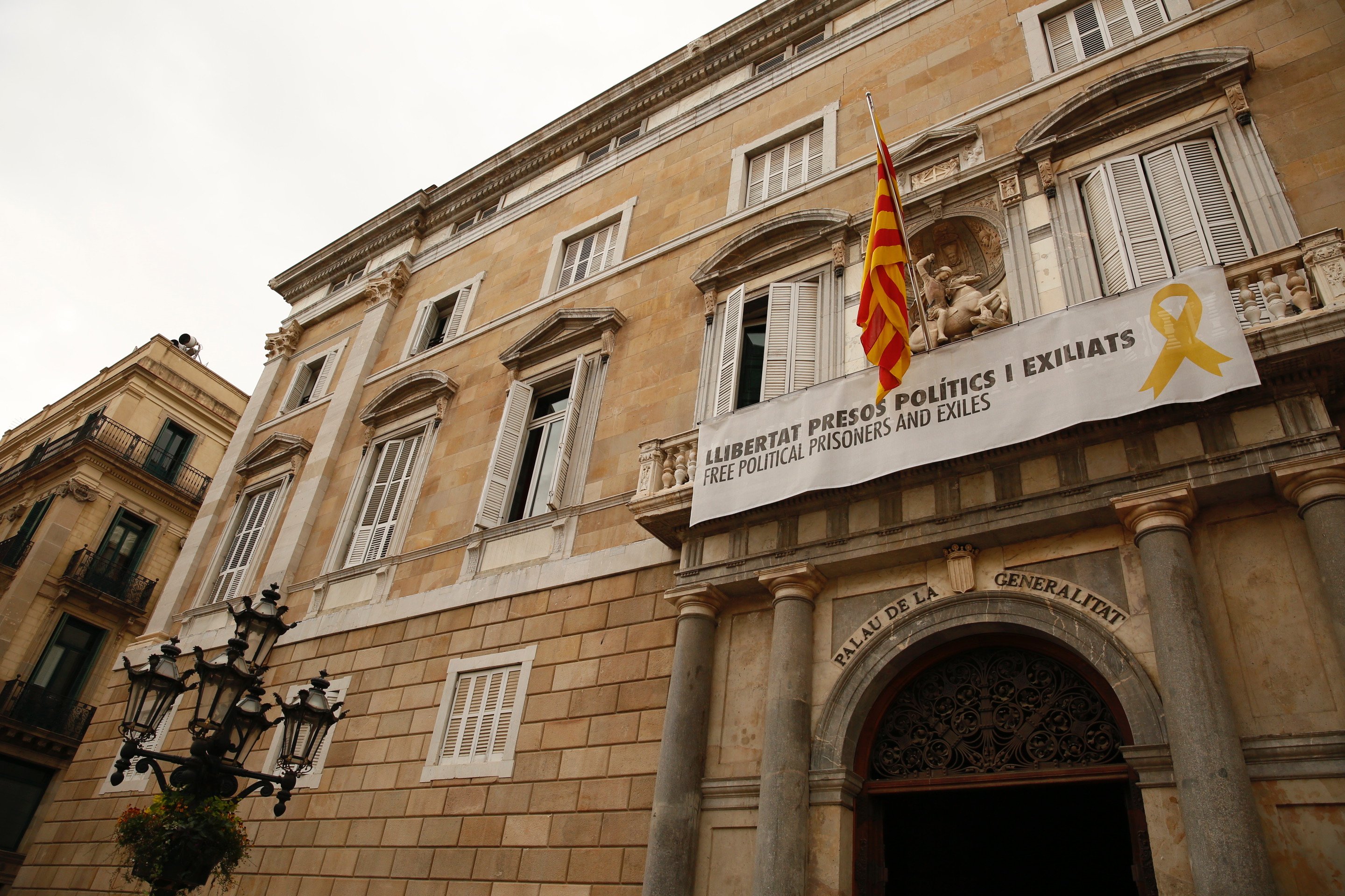 La Guardia Civil entra a la Generalitat en busca de datos del 1-O