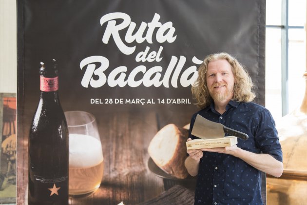 01 VII Ruta del Bacalao Halldór Már con el galardón