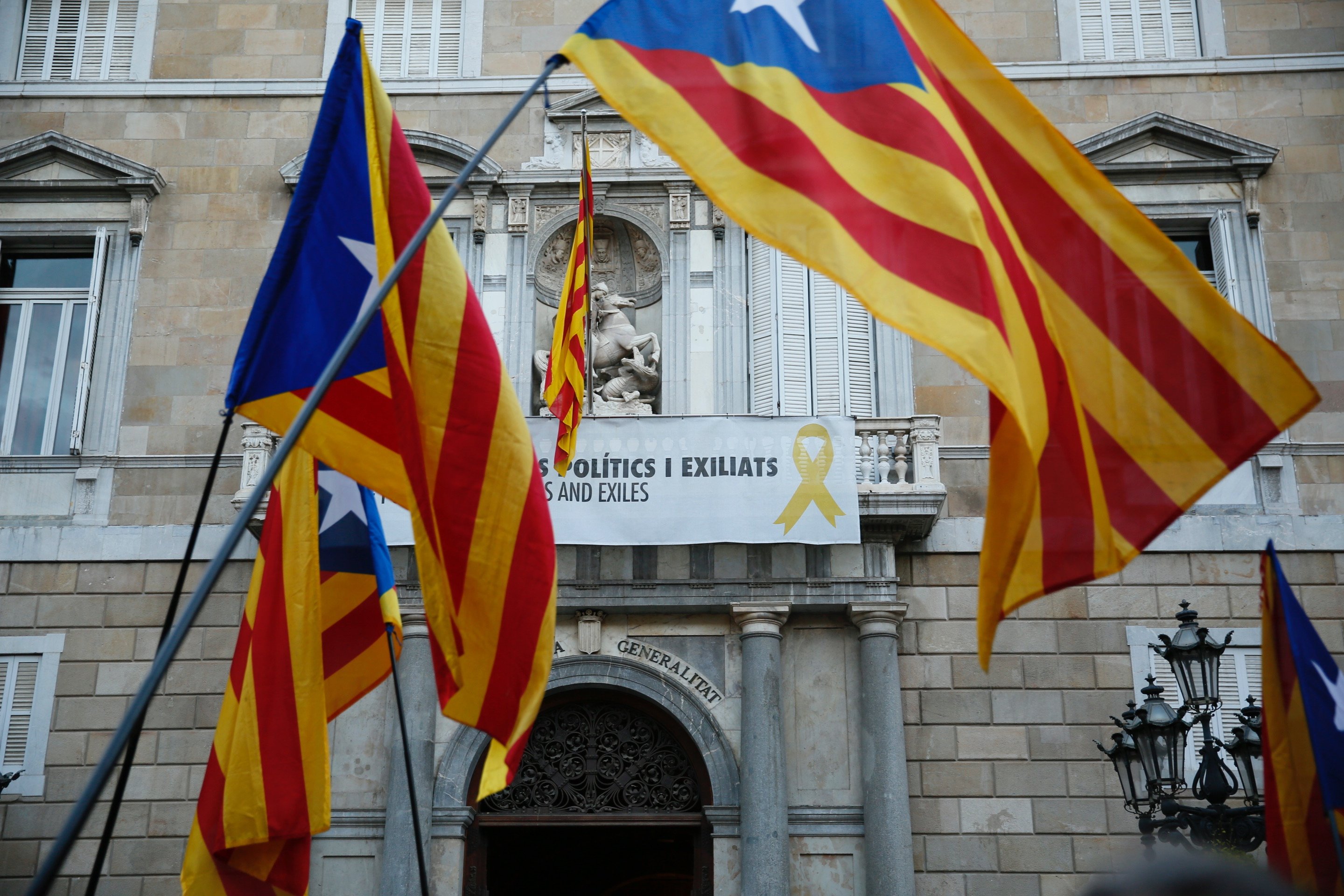 La JEC responderá el jueves por la tarde a la negativa de Torra sobre los lazos