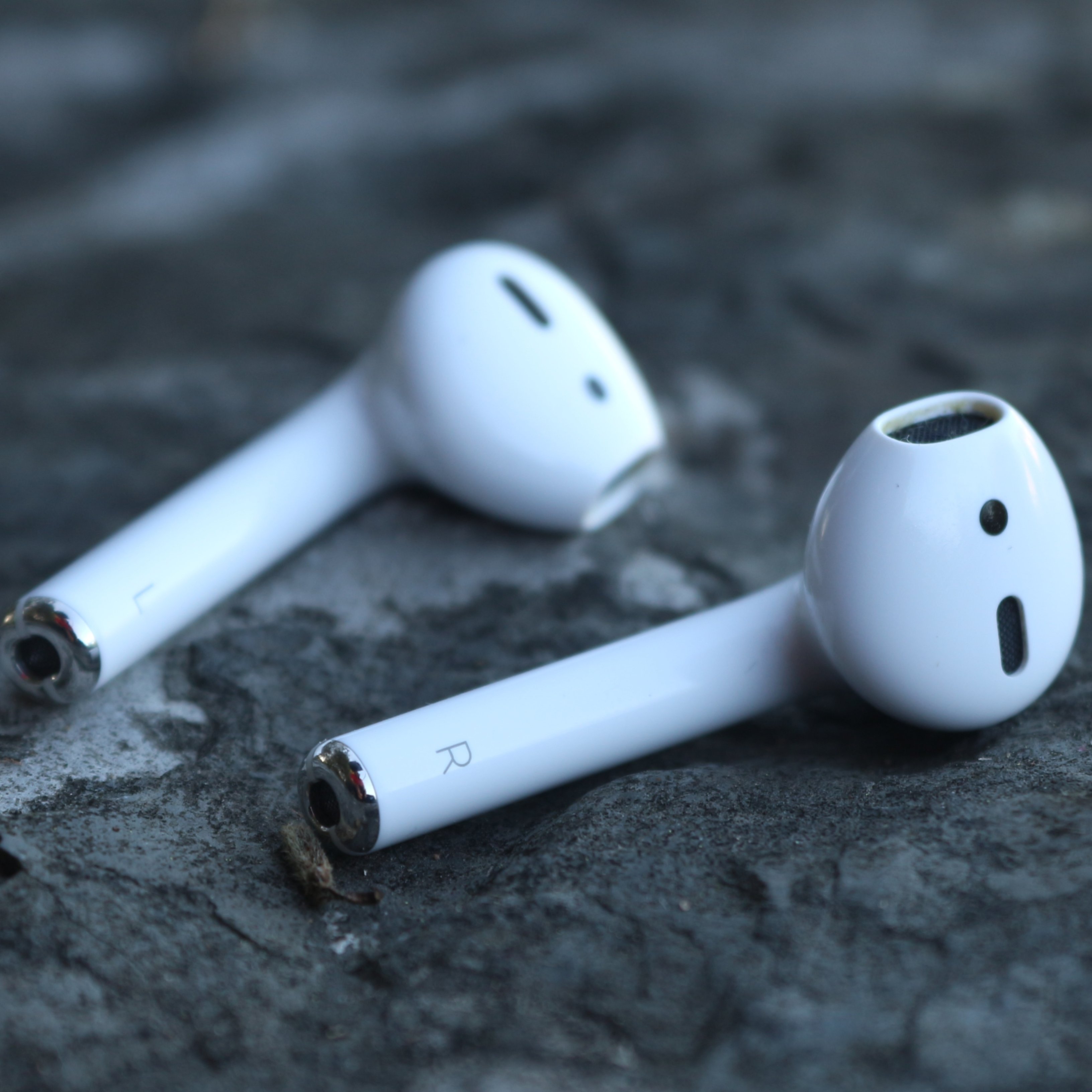 Apple llança els seus nous i millorats Airpods 2