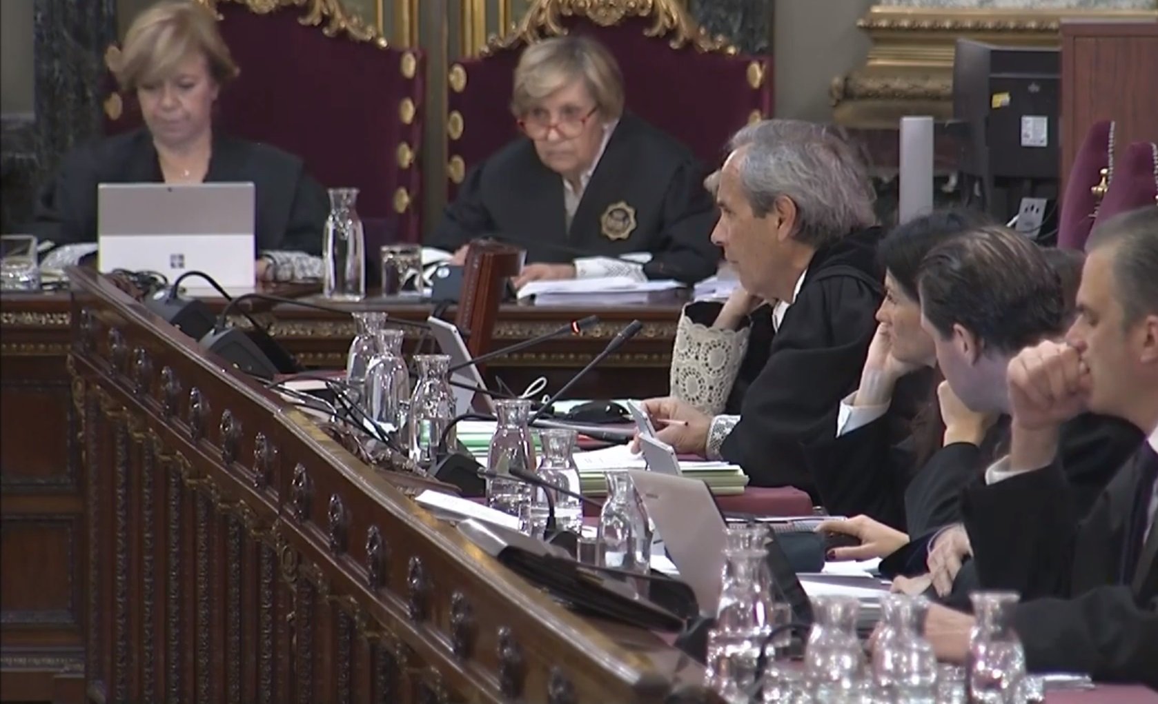 Creus que la presència de Vox al judici el desacredita?