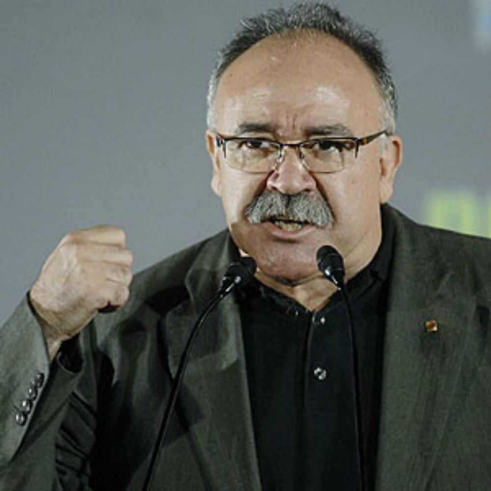 Carod envia una Bíblia a Junqueras, i la presó la veta
