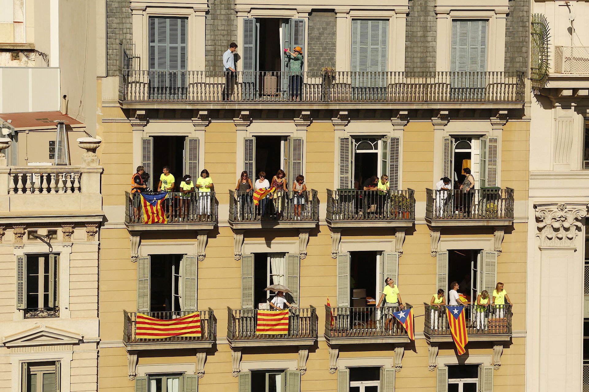 La ANC responde a la JEC con un llamamiento a llenar los balcones de esteladas