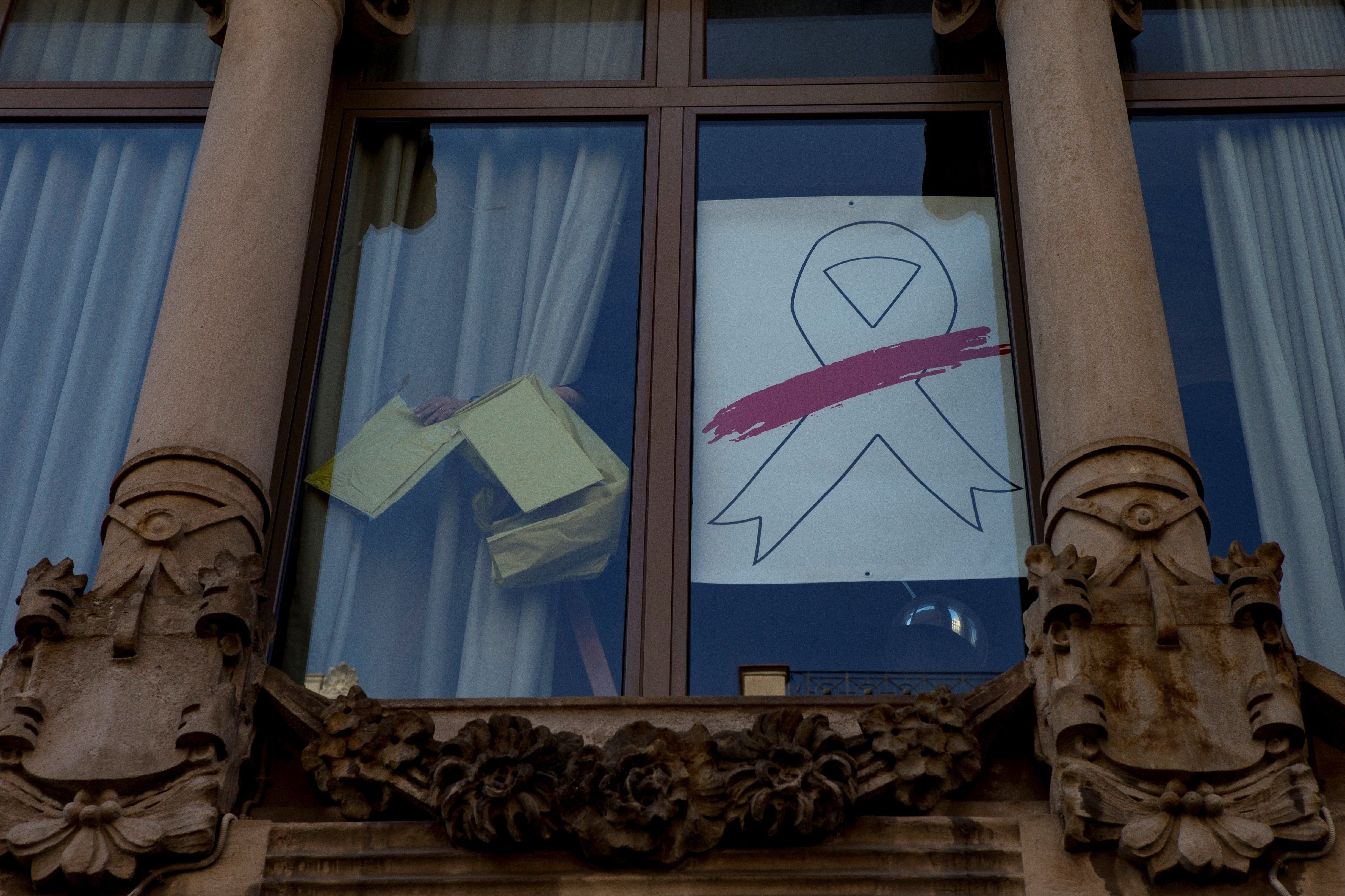 Reunida la JEC per respondre a la finta de Torra amb els llaços