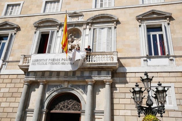 quitan lazos amarillos palau generalitat