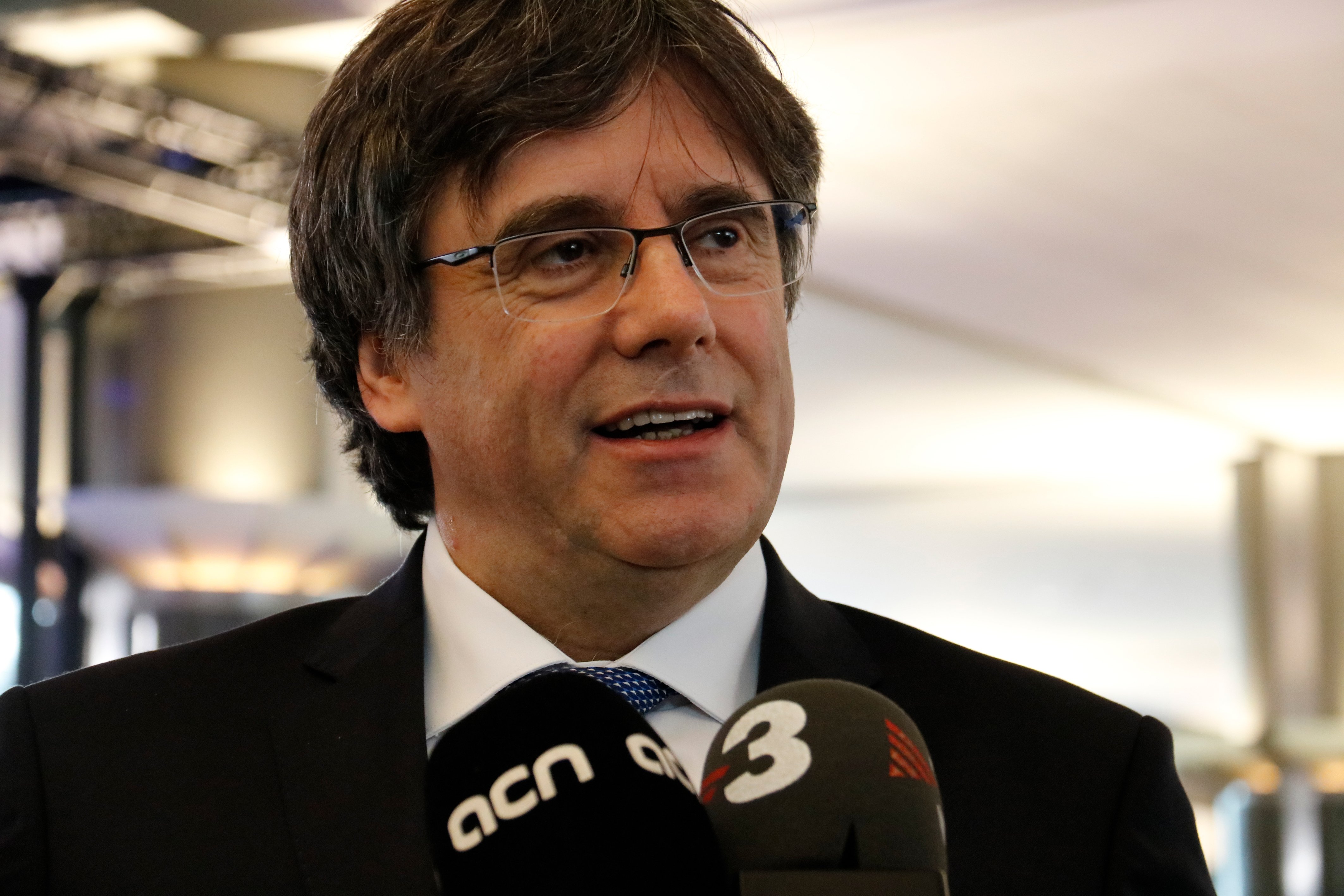 Puigdemont reivindica vivir sin "censura" después de la polémica con los lazos