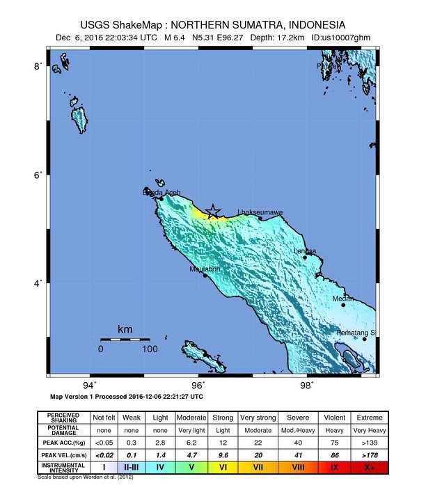 Más de 100 muertos en el terremoto de 6,5 grados en Indonesia