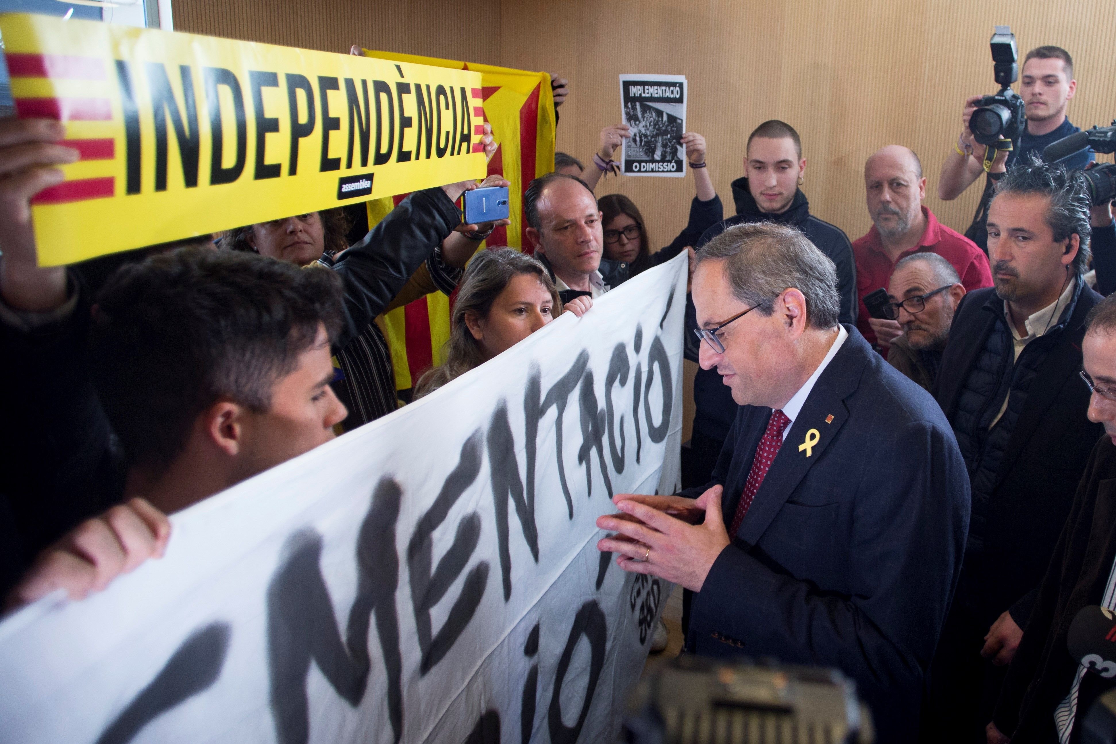 Los CDR, cara a cara con Torra: "Vosotros haced vuestro trabajo, nosotros apretaremos"