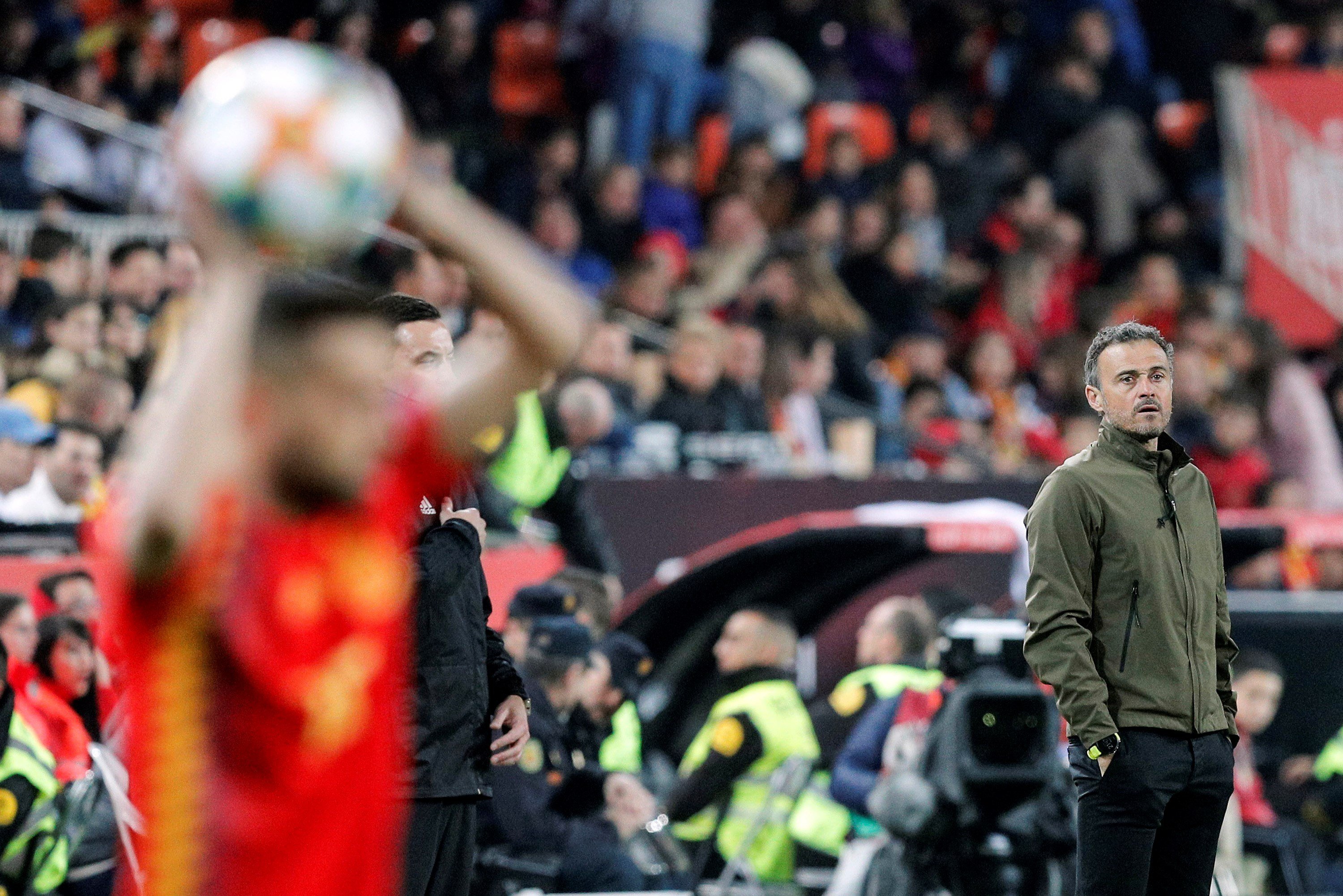 Luis Enrique leaves role as Spanish men's football coach